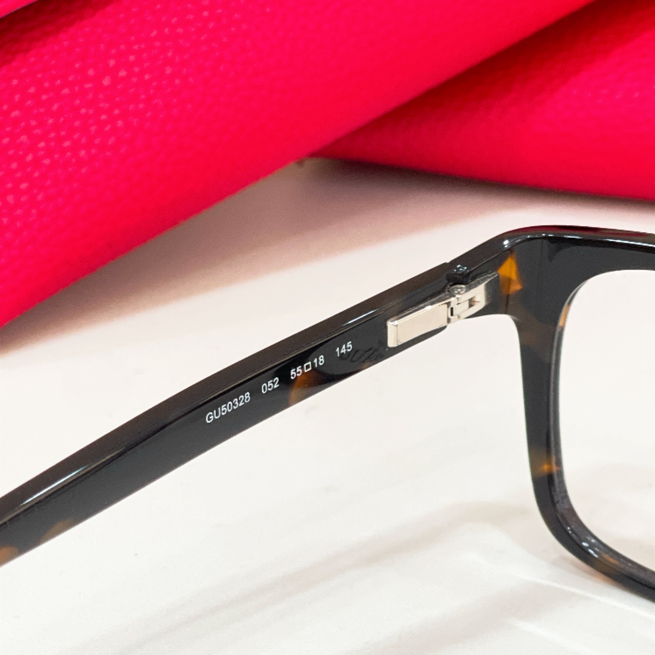 GUES*🫟🫟🫟Model：GU50328 🫟🫟🫟Size：55口18-145 🫟🫟🫟原装货品～～
