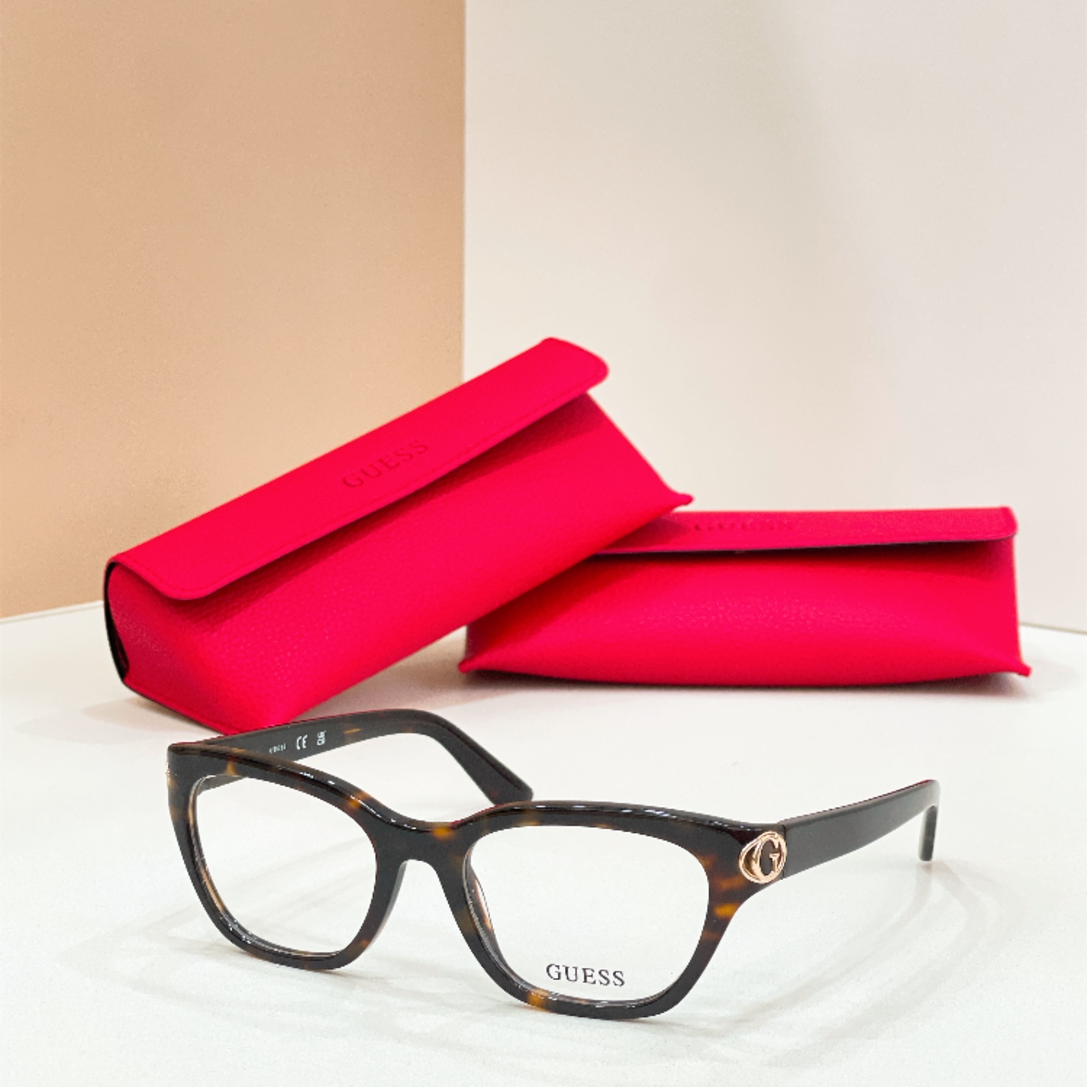 GUES*🫟🫟🫟Model：GU50488 🫟🫟🫟Size：52口18-135🫟🫟🫟原装货品～～