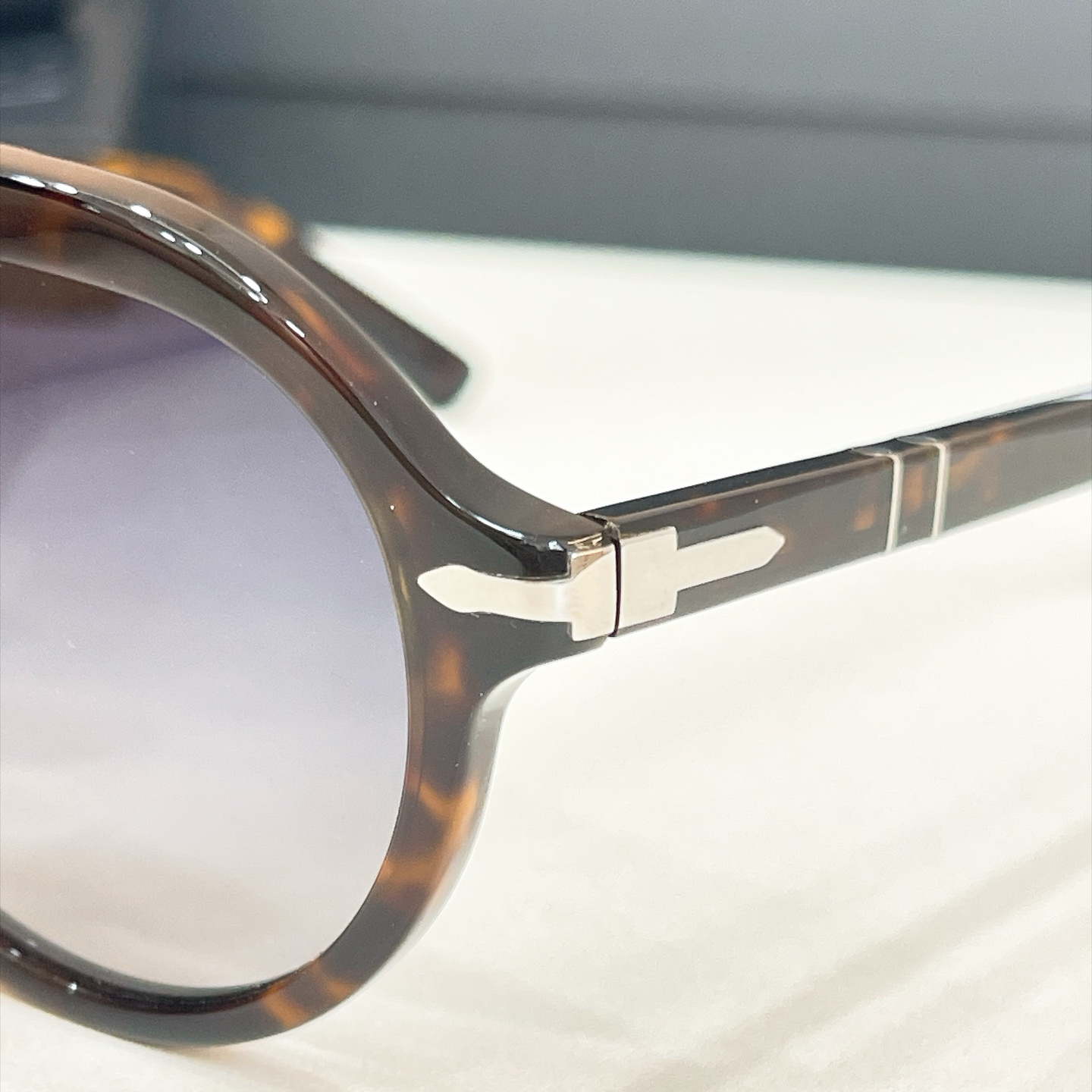 Persol🌟🌟🌟MODEL：0202 🌟🌟🌟SIZE：57口13-140🌟🌟🌟