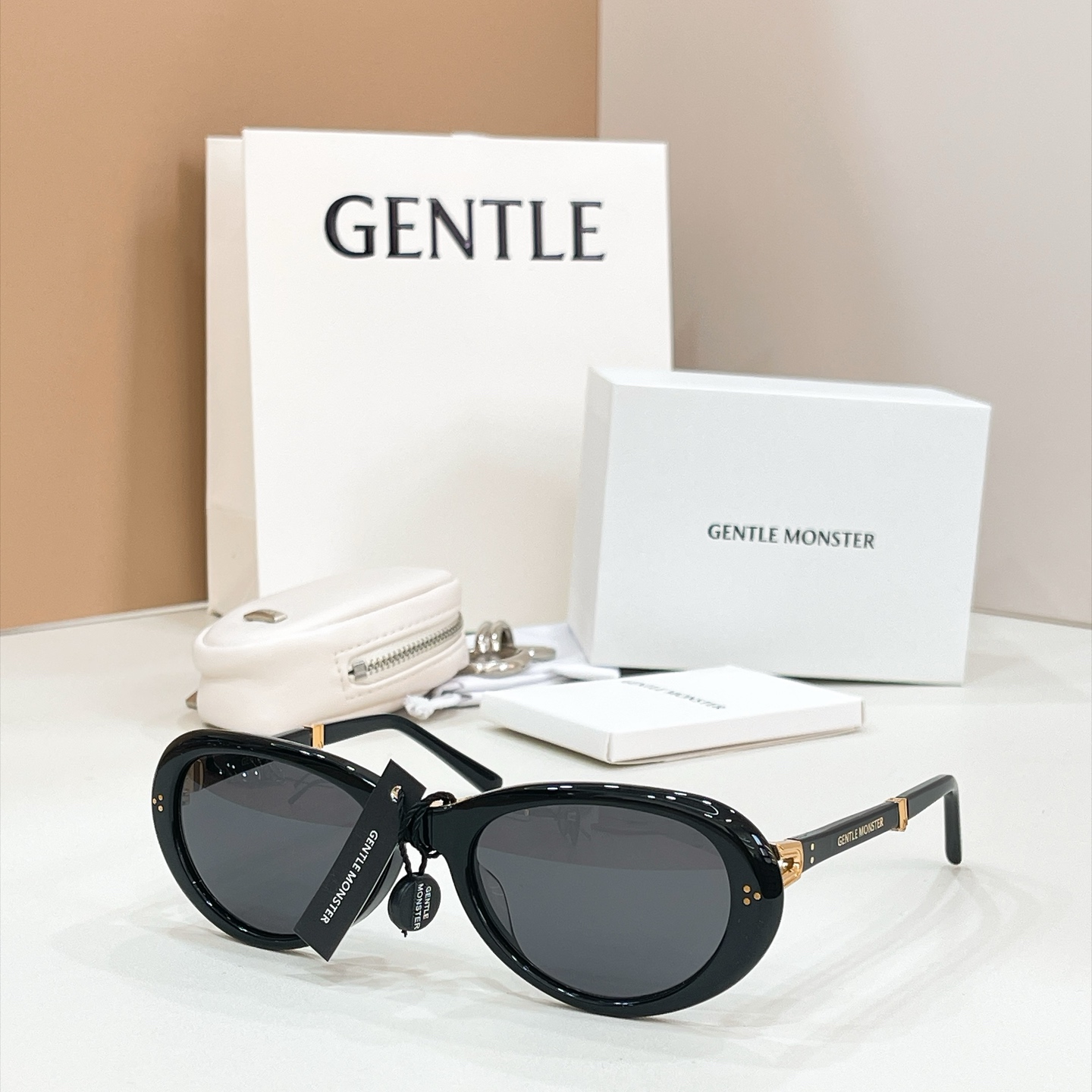 GENTLE MONSTE*🐼🐼🐼MODEL：ORBIT🐼🐼🐼SIZE:54口20-132🐼🐼🐼 折叠款～～