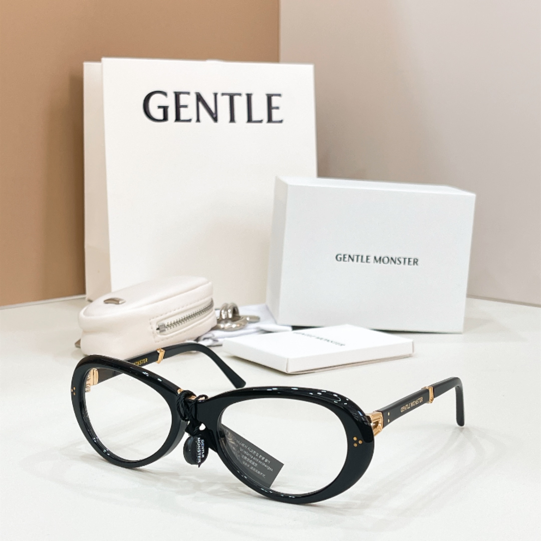 GENTLE MONSTE*🐼🐼🐼MODEL：ORBIT🐼🐼🐼SIZE:54口20-132🐼🐼🐼 折叠款～～