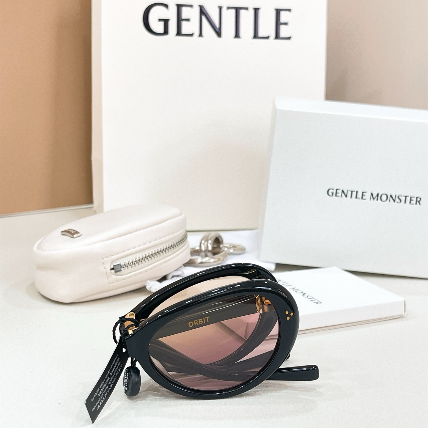GENTLE MONSTE*🐼🐼🐼MODEL：ORBIT🐼🐼🐼SIZE:54口20-132🐼🐼🐼 折叠款～～