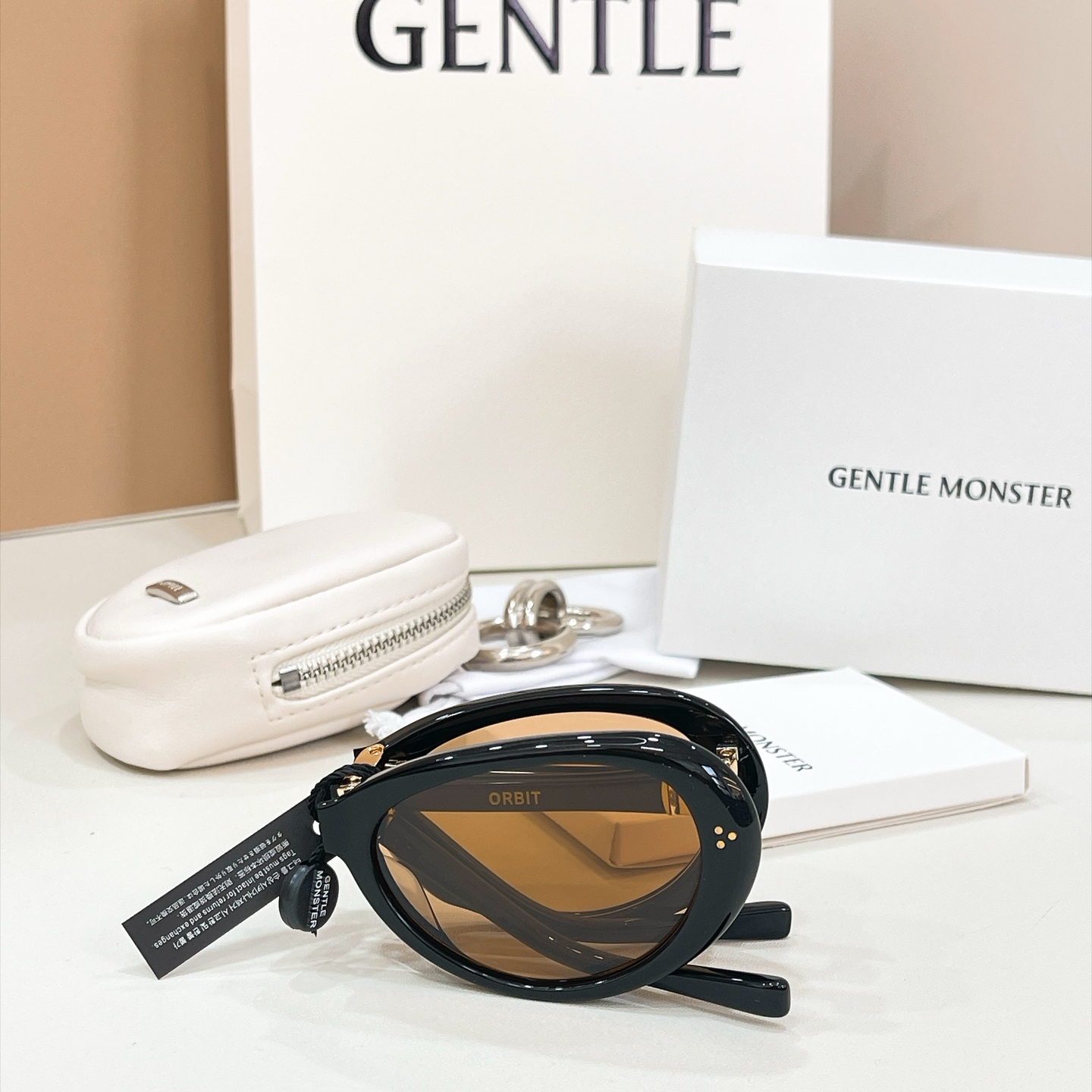 GENTLE MONSTE*🐼🐼🐼MODEL：ORBIT🐼🐼🐼SIZE:54口20-132🐼🐼🐼 折叠款～～