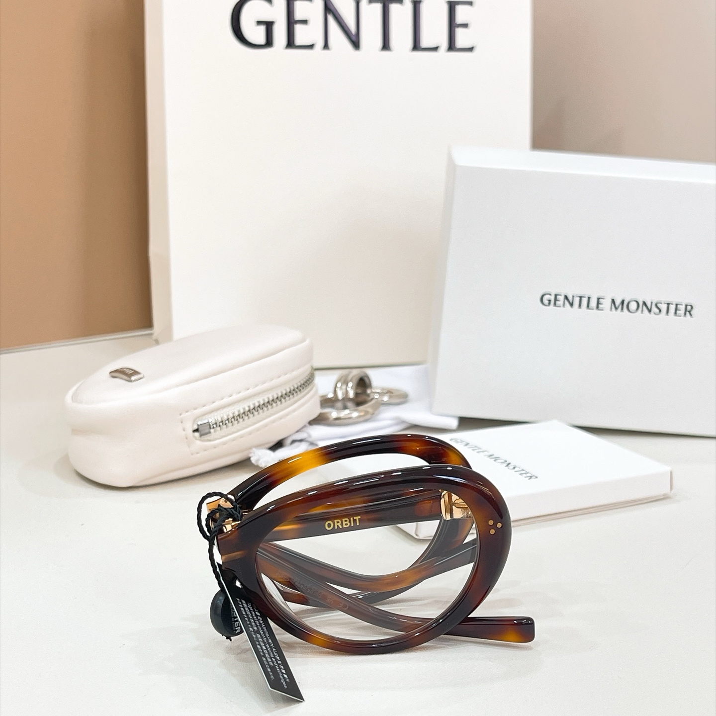 GENTLE MONSTE*🐼🐼🐼MODEL：ORBIT🐼🐼🐼SIZE:54口20-132🐼🐼🐼 折叠款～～
