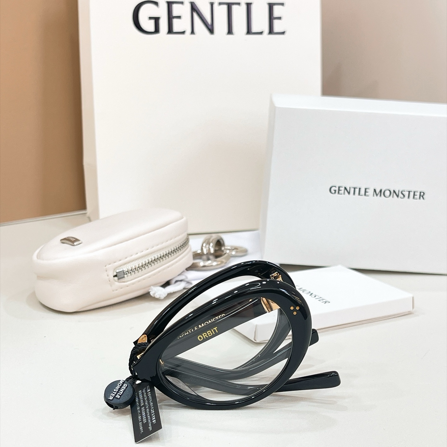 GENTLE MONSTE*🐼🐼🐼MODEL：ORBIT🐼🐼🐼SIZE:54口20-132🐼🐼🐼 折叠款～～