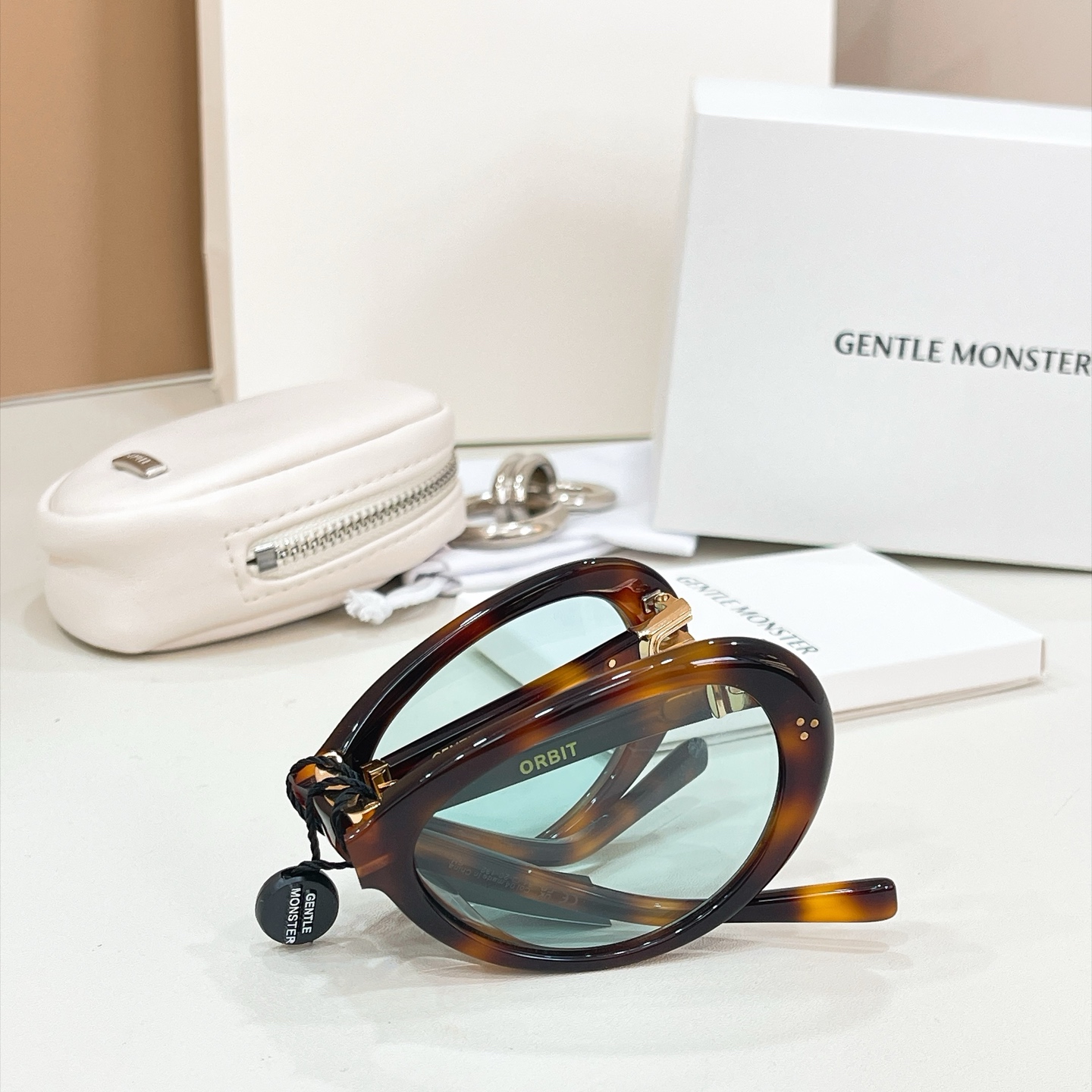 GENTLE MONSTE*🐼🐼🐼MODEL：ORBIT🐼🐼🐼SIZE:54口20-132🐼🐼🐼 折叠款～～