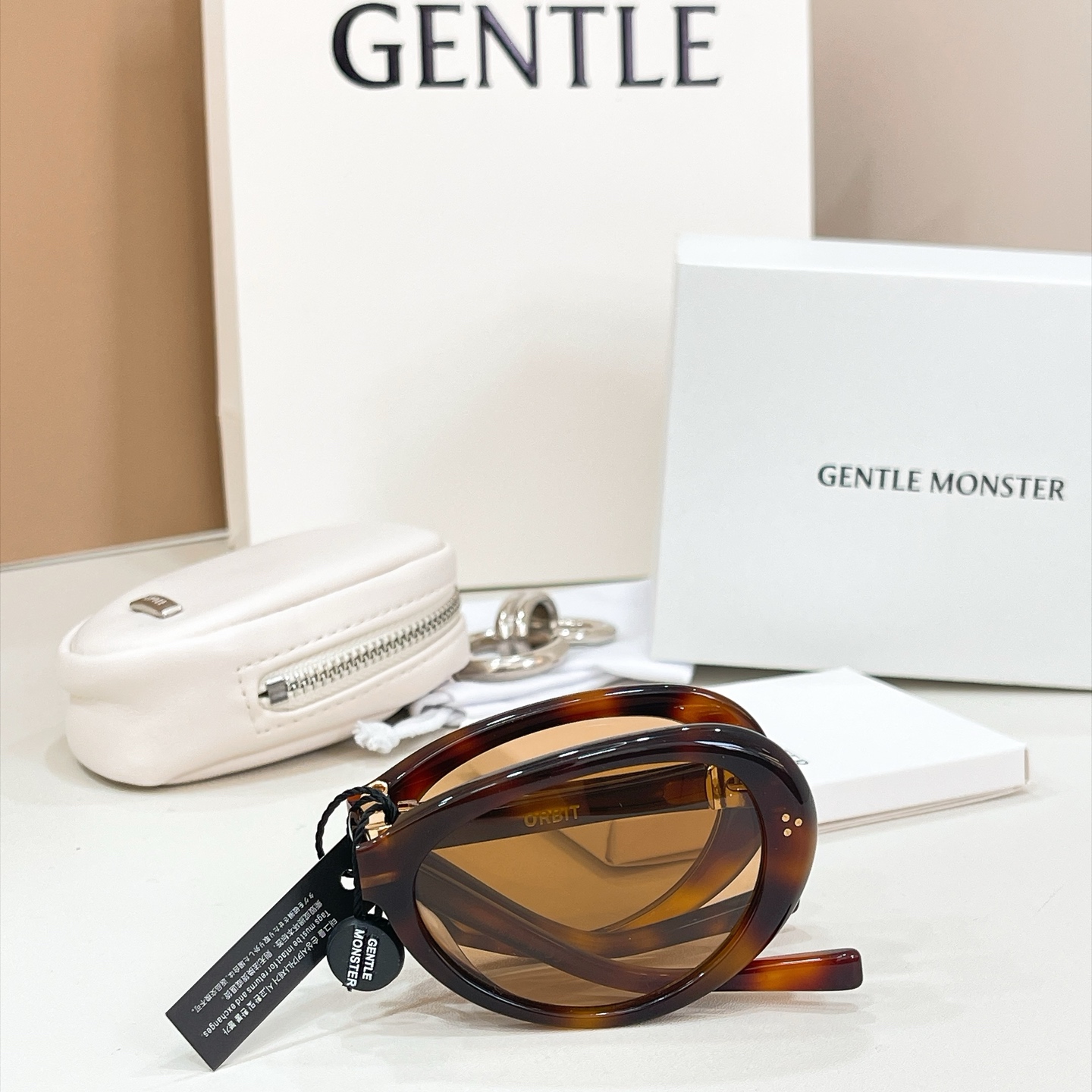 GENTLE MONSTE*🐼🐼🐼MODEL：ORBIT🐼🐼🐼SIZE:54口20-132🐼🐼🐼 折叠款～～