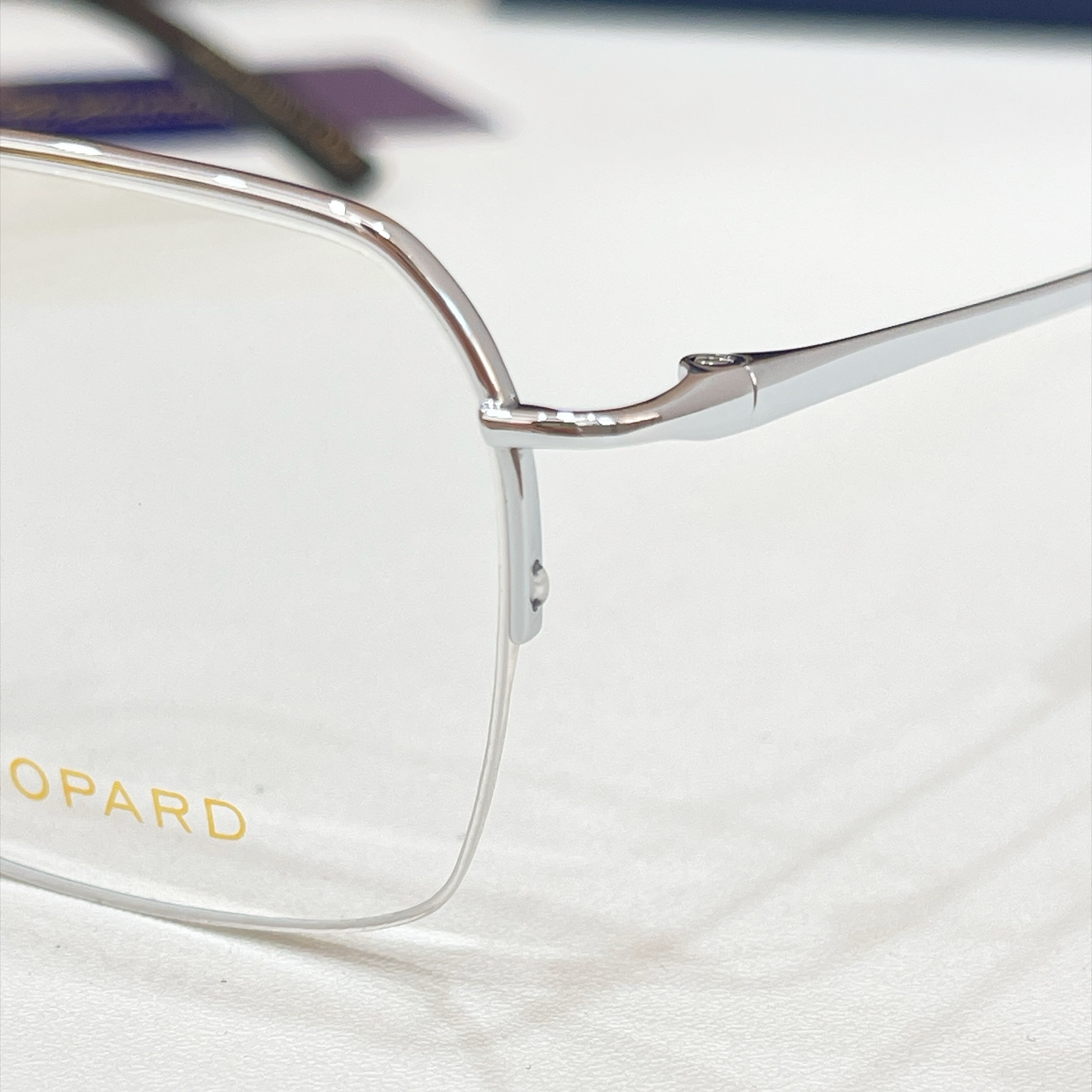 ChoPar*肖邦⭐️⭐️⭐️MODEL：VCHG98J⭐️⭐️⭐️SIZE：54口19-145⭐️⭐️⭐️牛角镜腿～～
