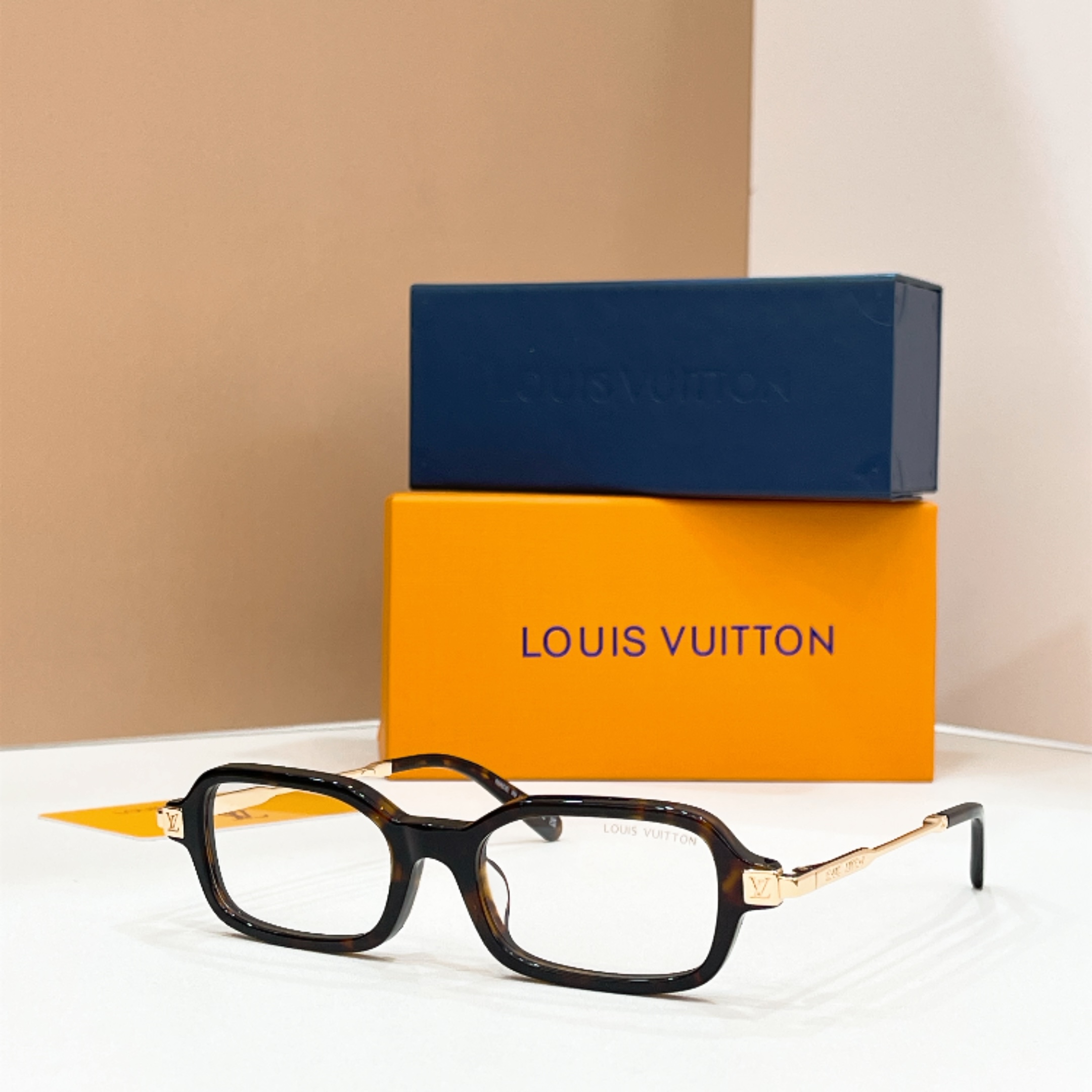 LOUIS VUITTON✨✨✨MODEL：Z3557U ✨✨✨ SIZE：51口19-145✨✨