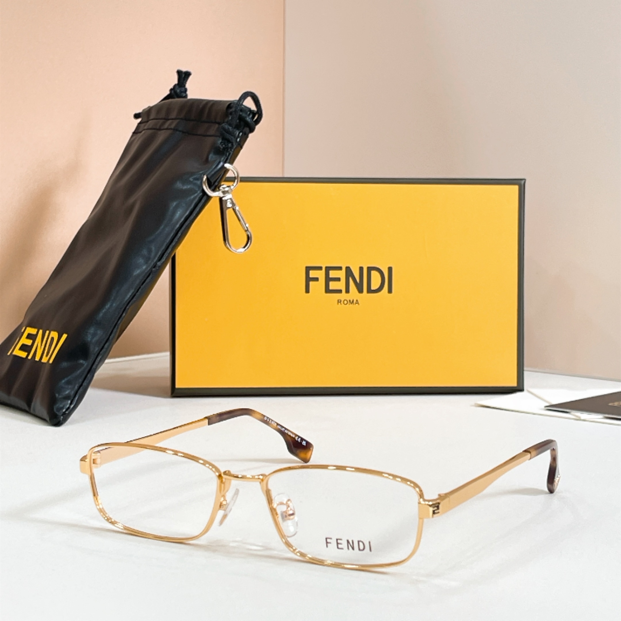 FENDI✨✨✨MODEL：FE40292U✨✨ SIZE：55口18-145✨✨✨