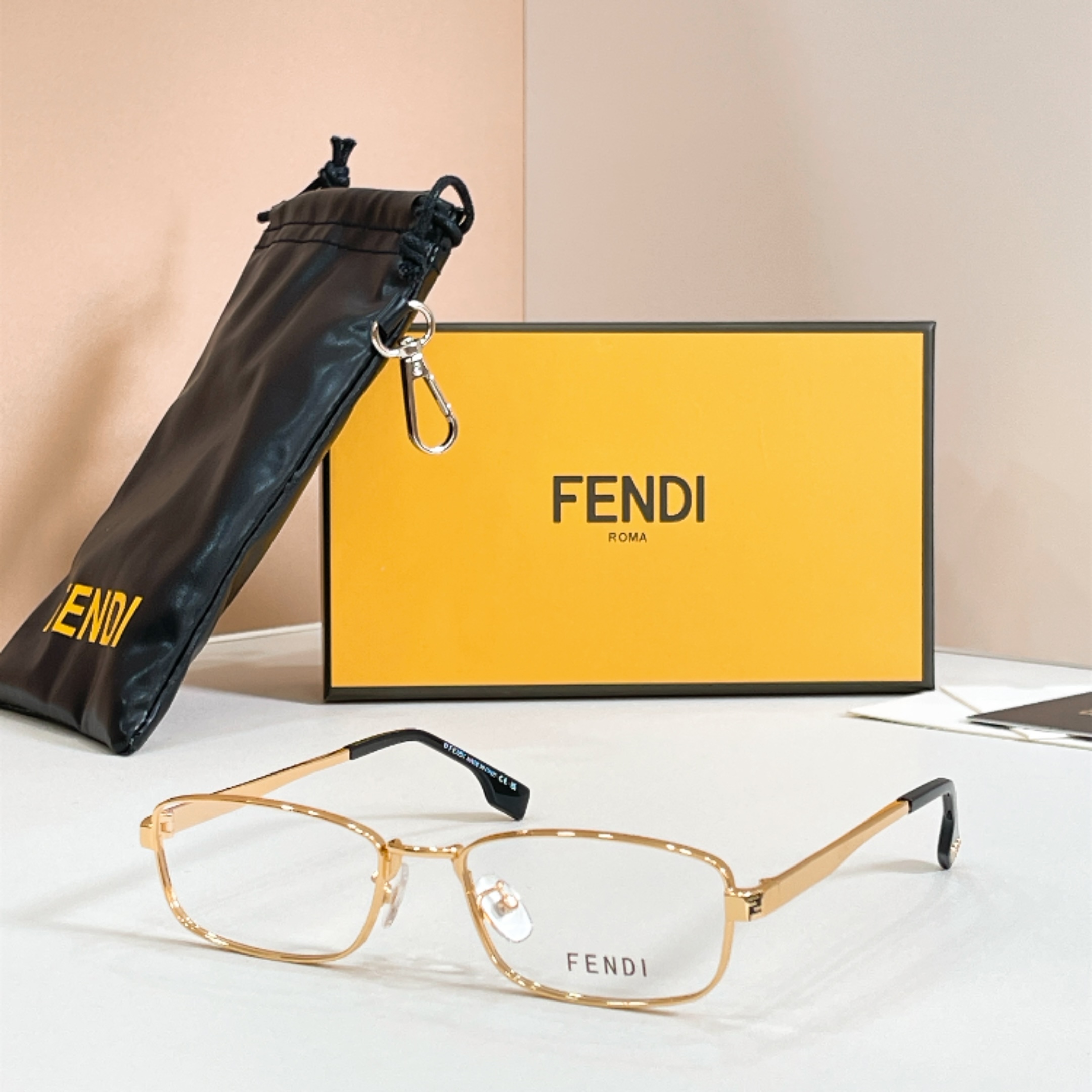 FENDI✨✨✨MODEL：FE40292U✨✨ SIZE：55口18-145✨✨✨