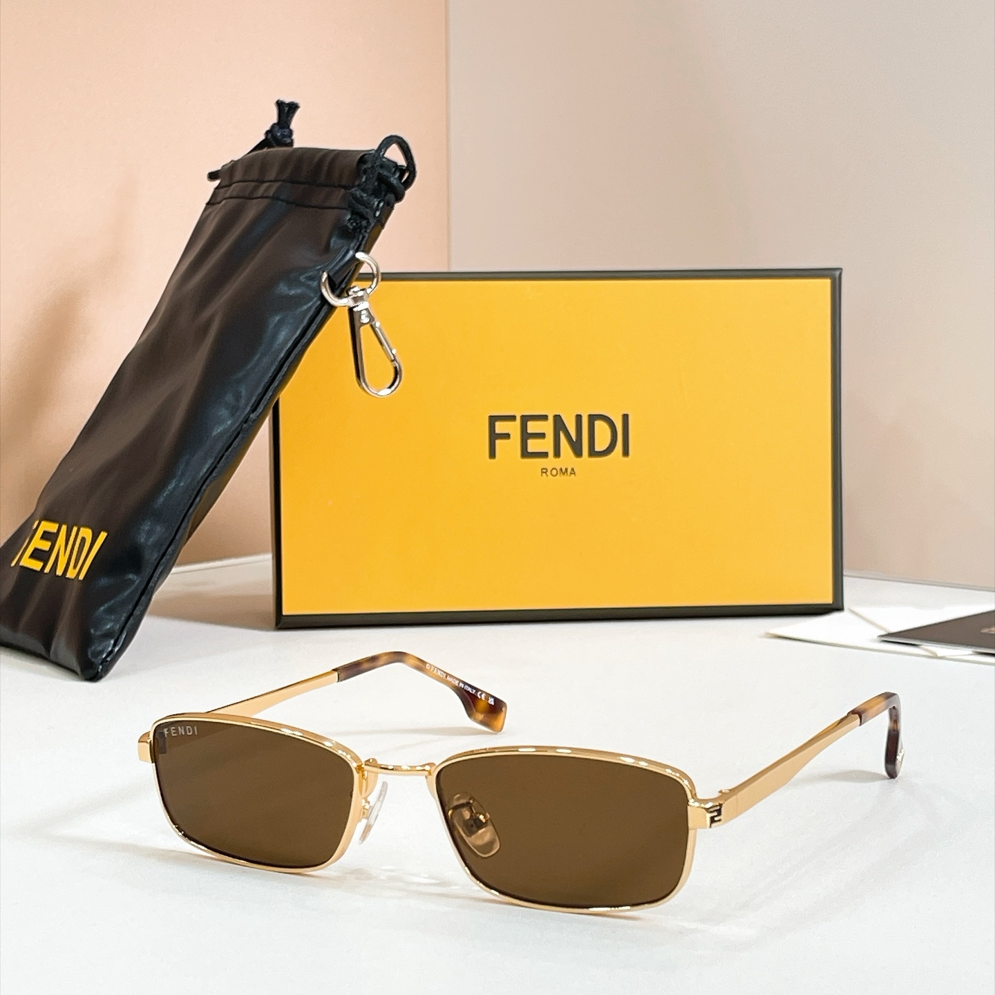 FENDI✨✨✨MODEL：FE40292U✨✨ SIZE：55口18-145✨✨✨