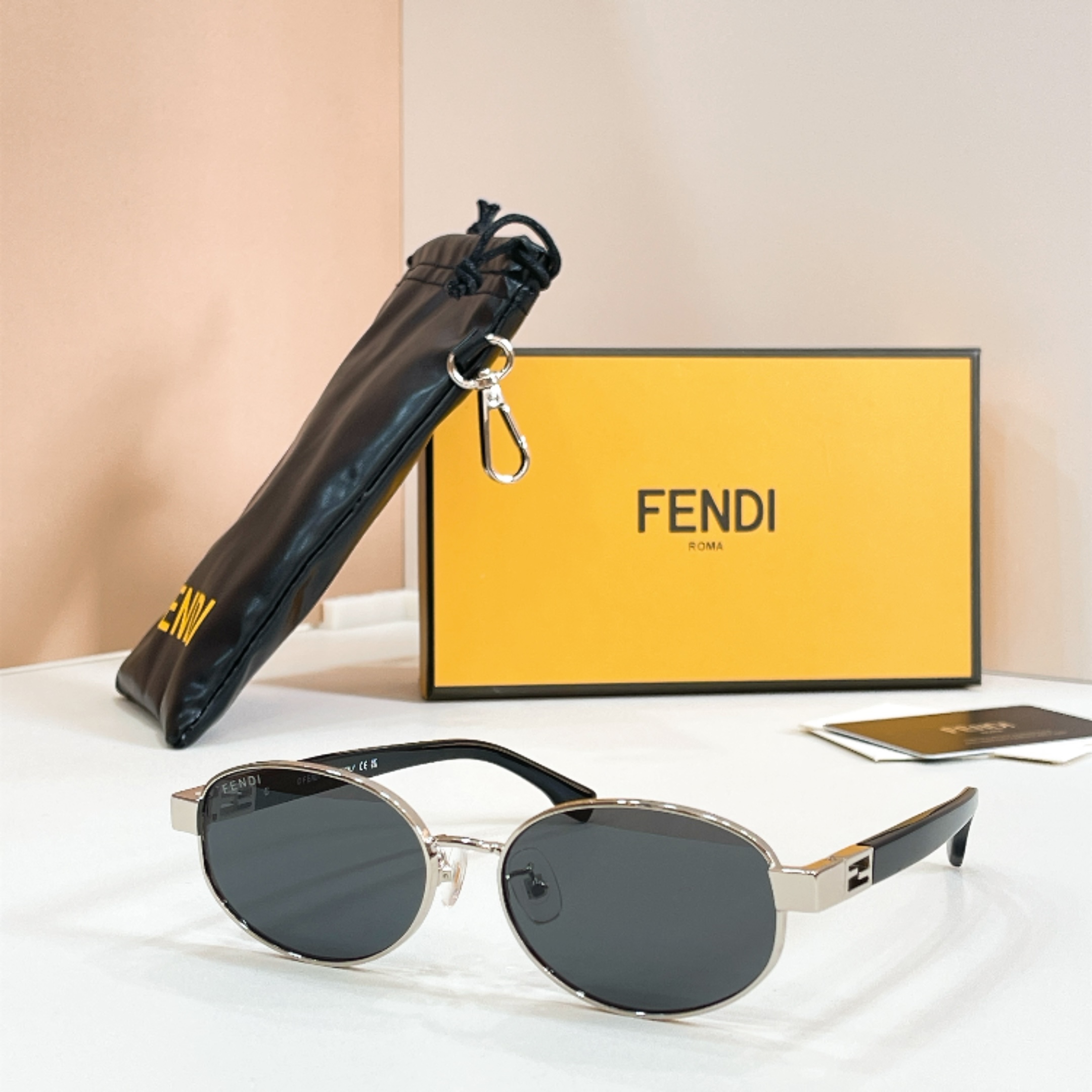 FENDI✨✨✨MODEL：FE40217U✨✨ SIZE：57口16-140✨✨✨