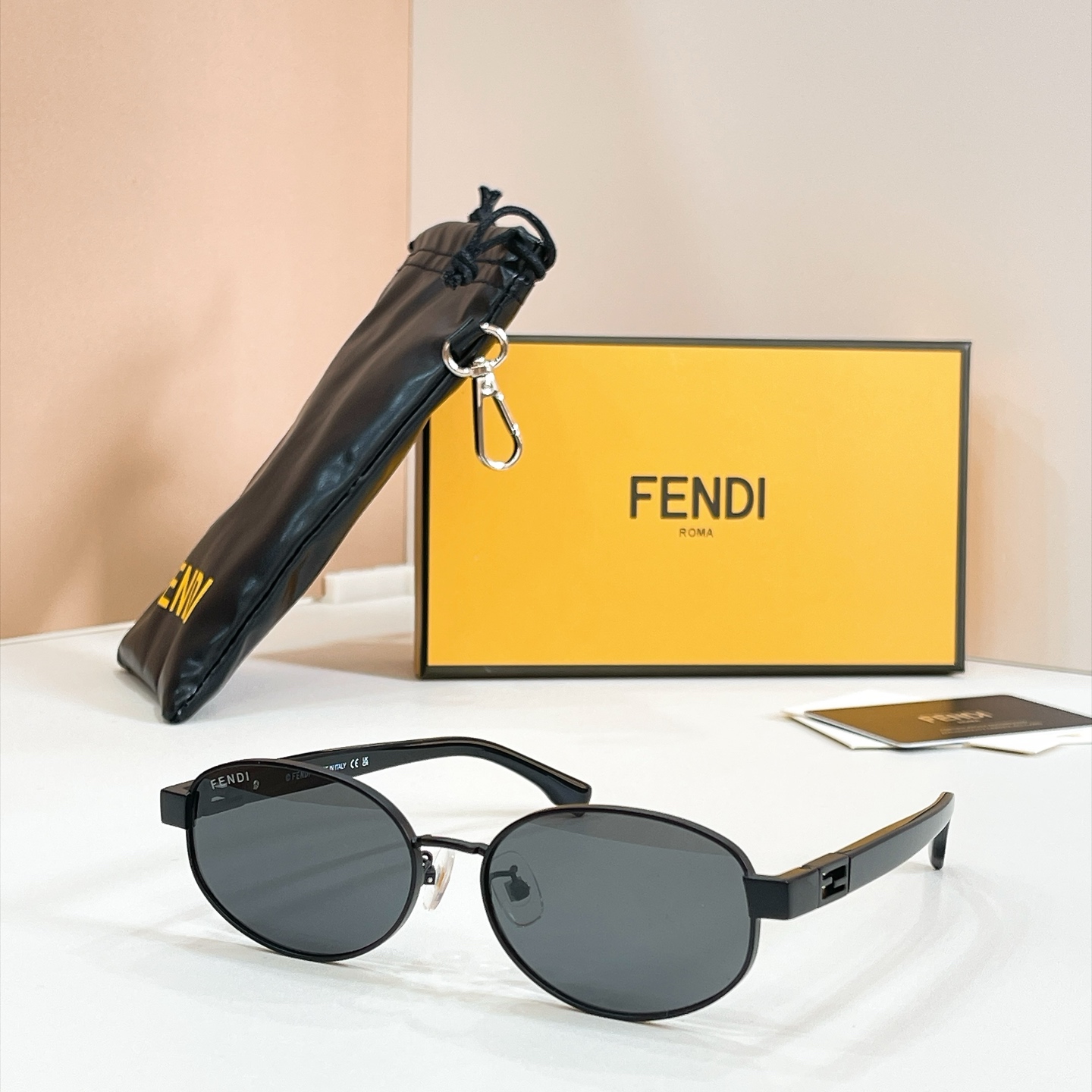 FENDI✨✨✨MODEL：FE40217U✨✨ SIZE：57口16-140✨✨✨