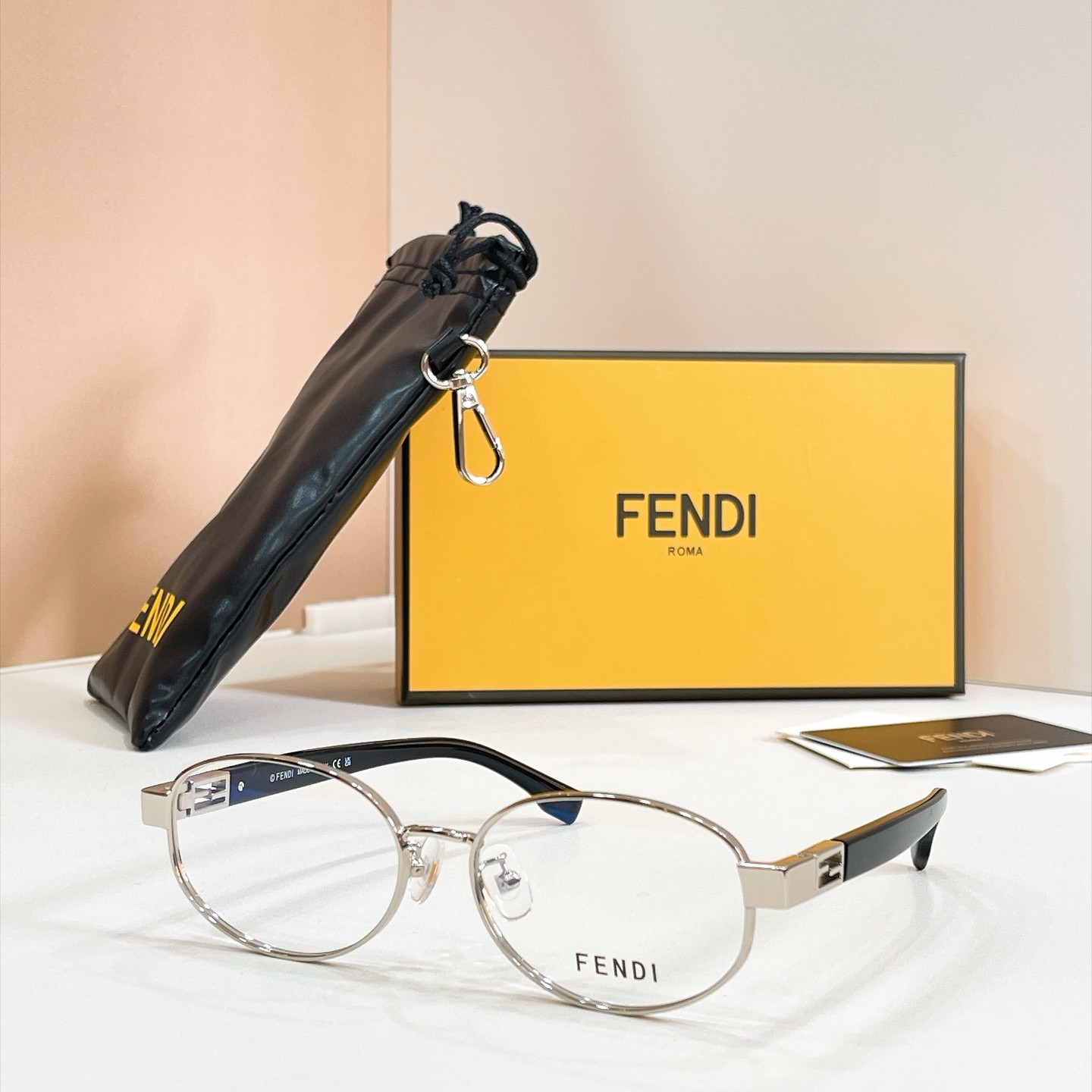 FENDI✨✨✨MODEL：FE40217U✨✨ SIZE：57口16-140✨✨✨