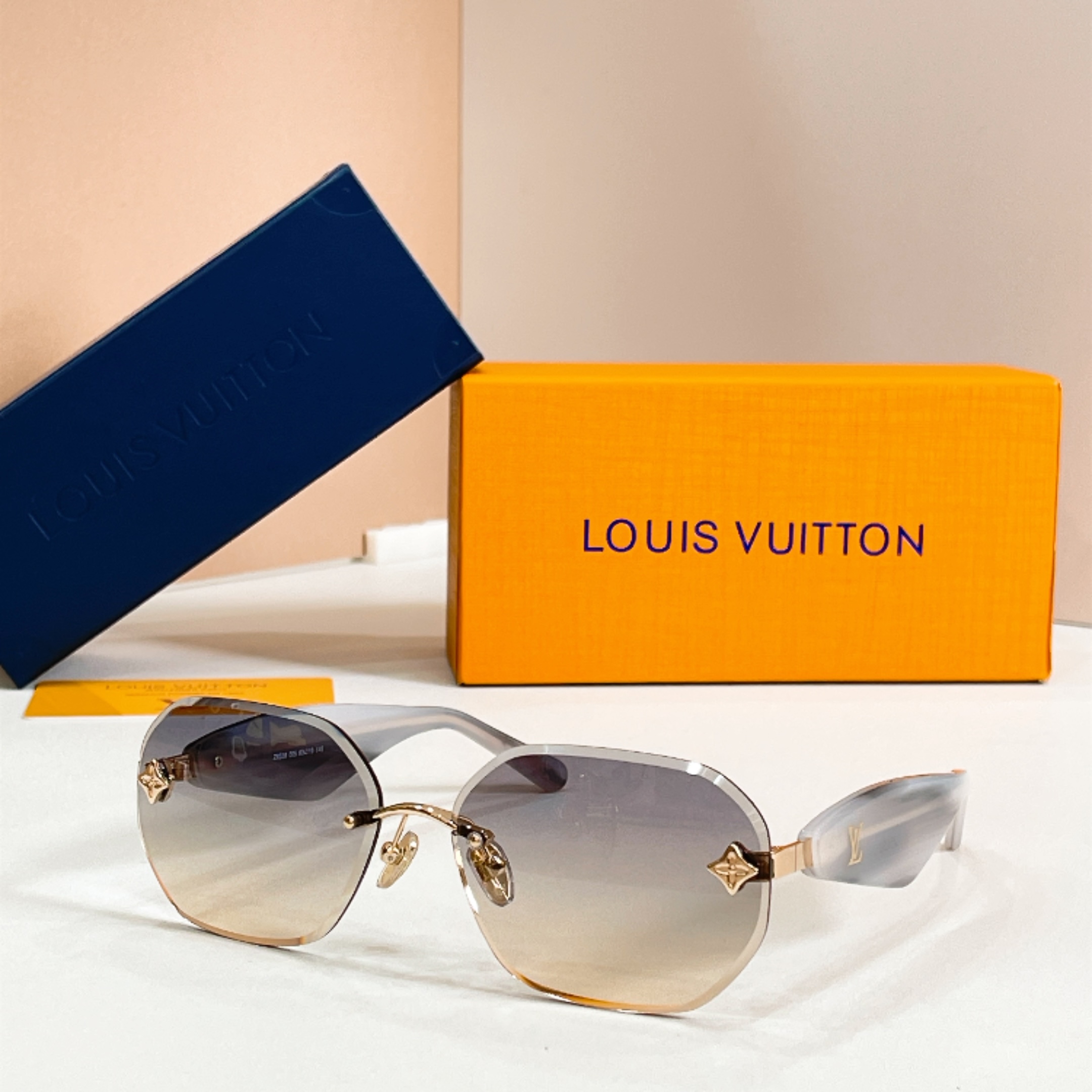 LOUIS VUITTON✨✨✨MODEL：Z8338✨✨✨ SIZE：63口15-145✨✨