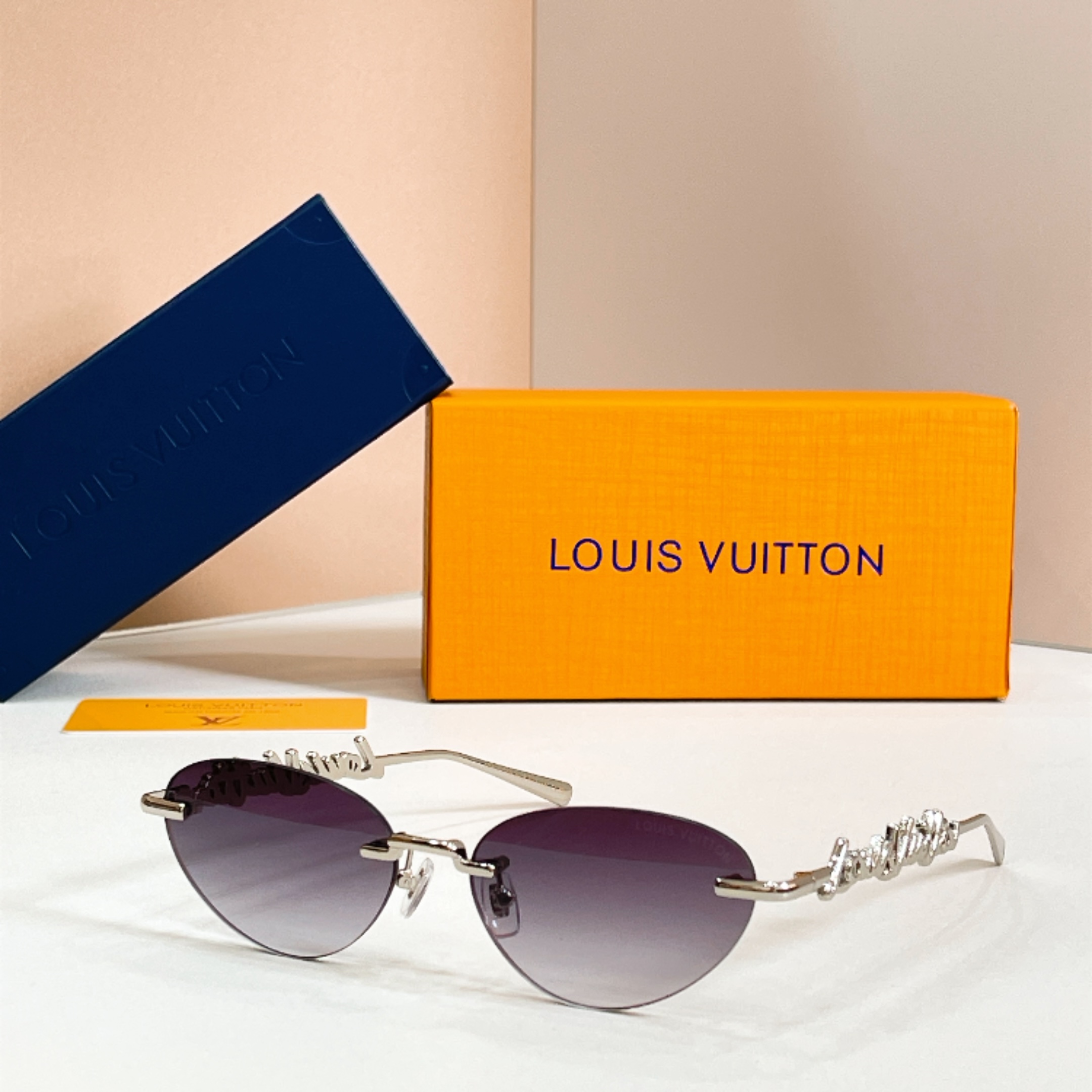 LOUIS VUITTON✨✨✨MODEL：Z7311U✨✨✨ SIZE：57口17-145✨✨