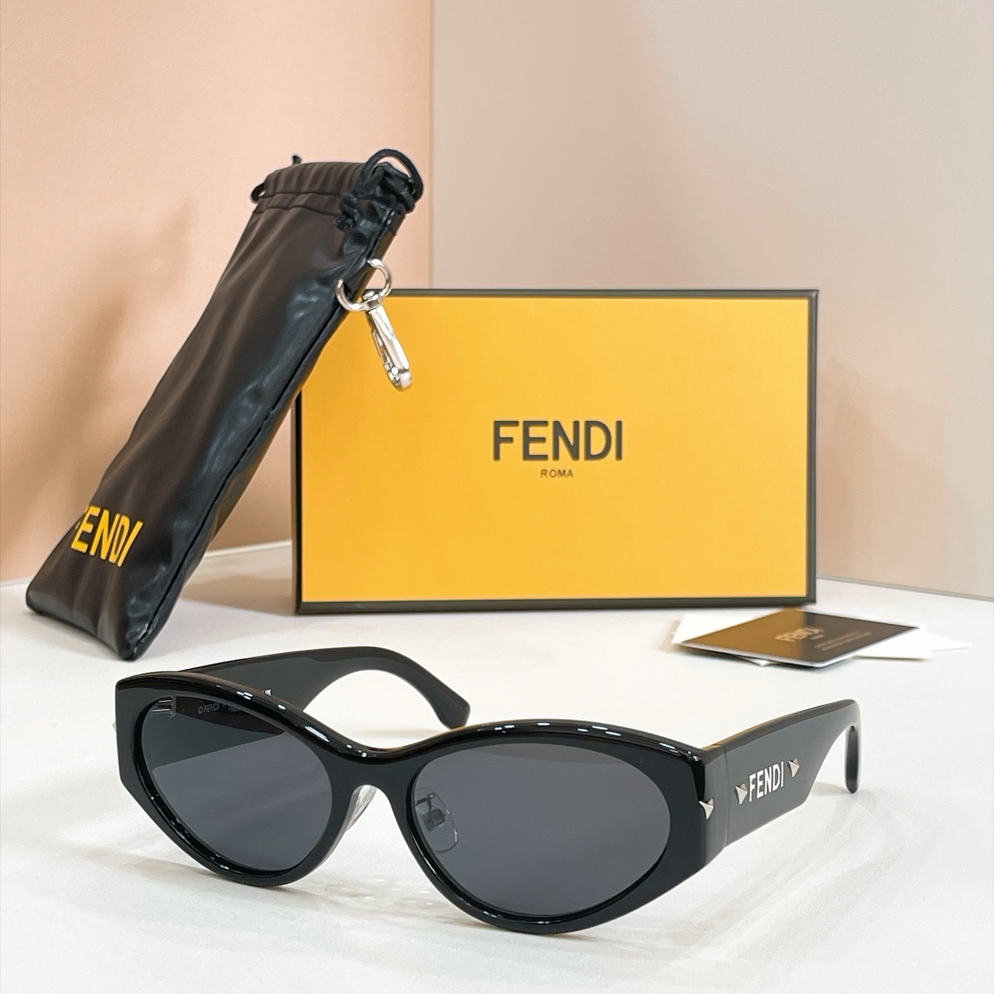 FENDI✨✨✨MODEL：FE40239I✨✨ SIZE：57口18-140✨✨✨