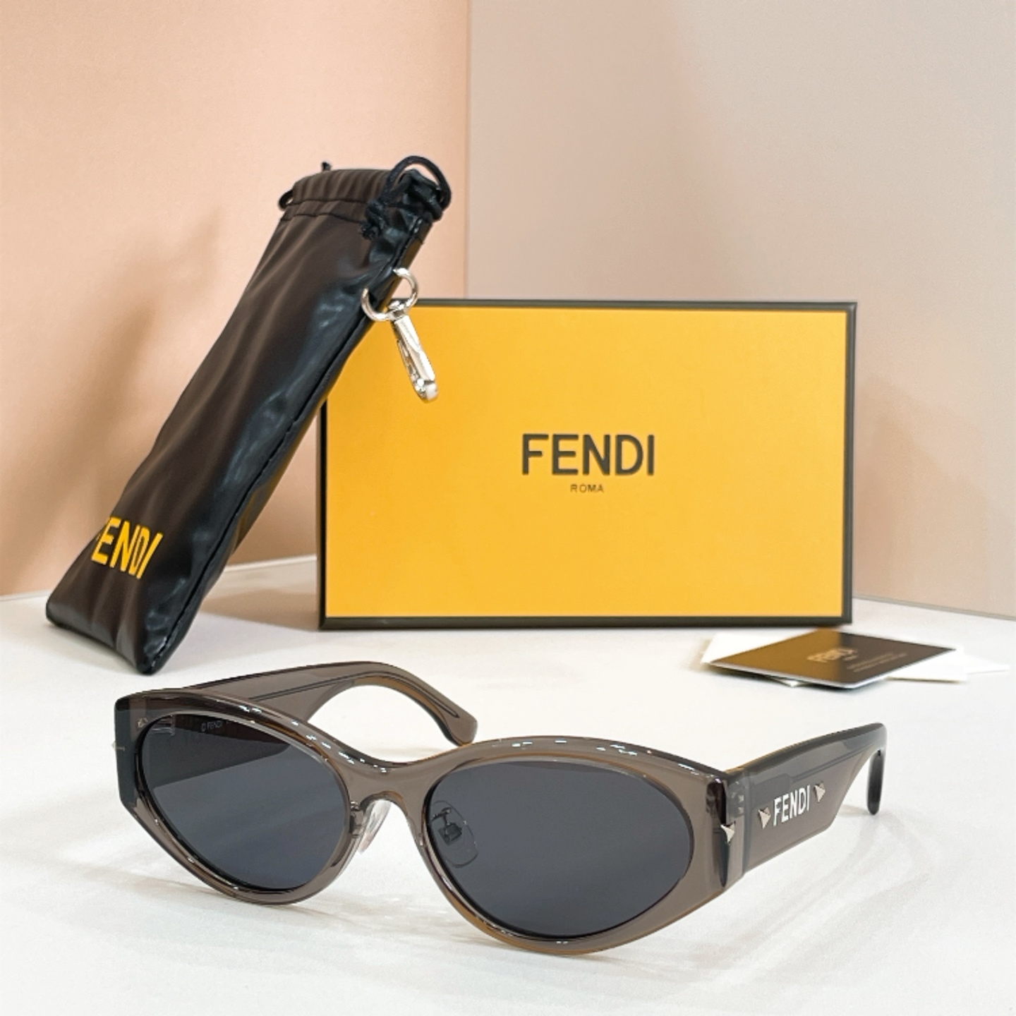 FENDI✨✨✨MODEL：FE40239I✨✨ SIZE：57口18-140✨✨✨