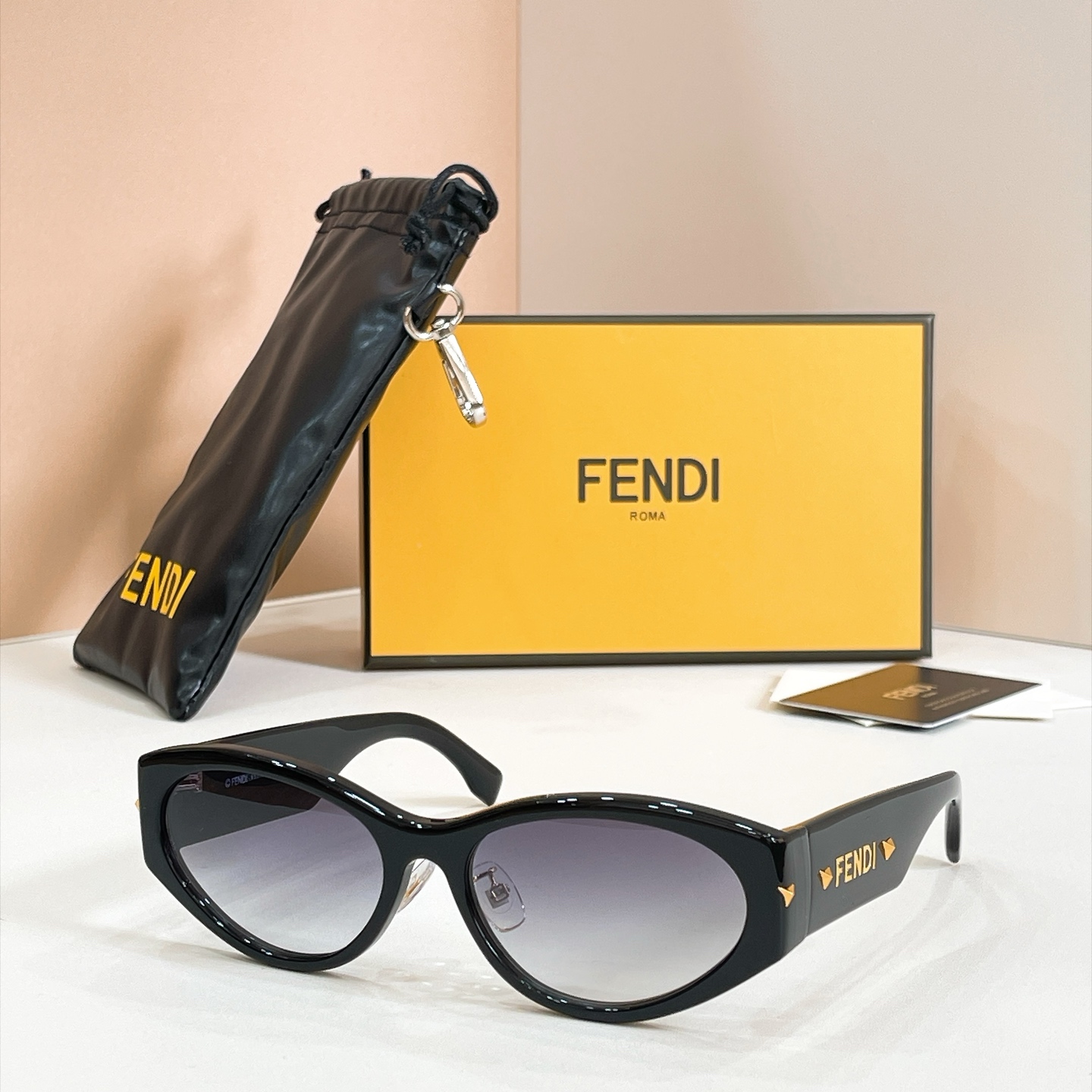 FENDI✨✨✨MODEL：FE40239I✨✨ SIZE：57口18-140✨✨✨