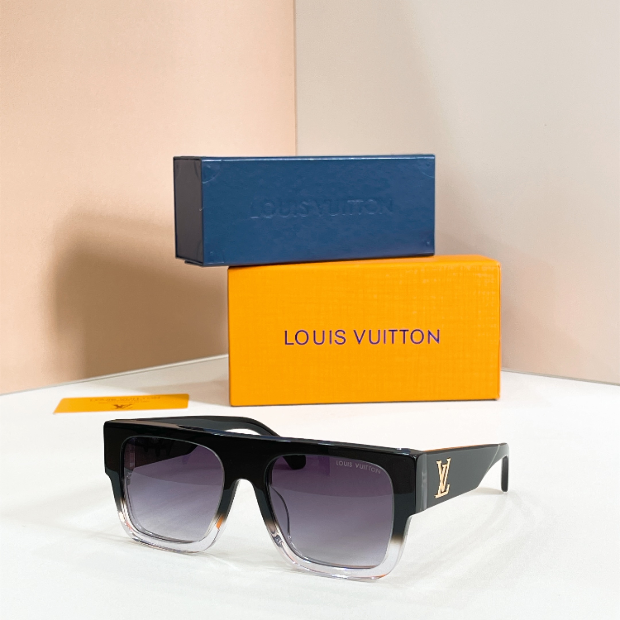 LOUIS VUITTON Sunglasses Acetate Gradient Square