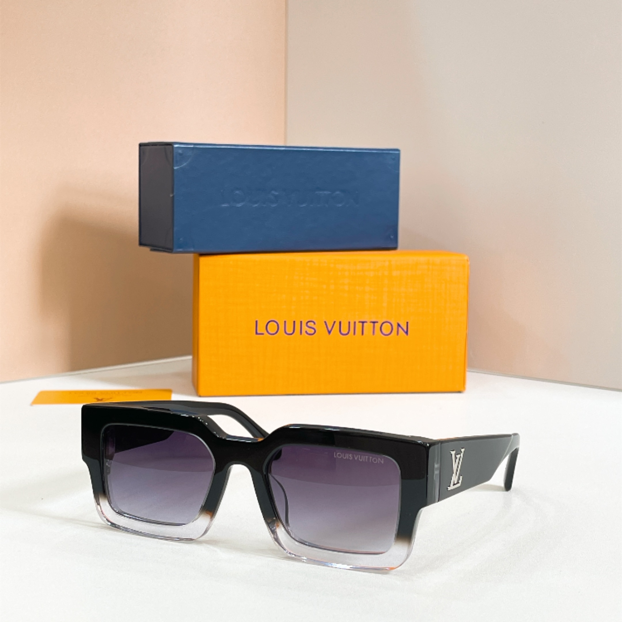 LOUIS VUITTON Sunglasses Acetate Square Gradient