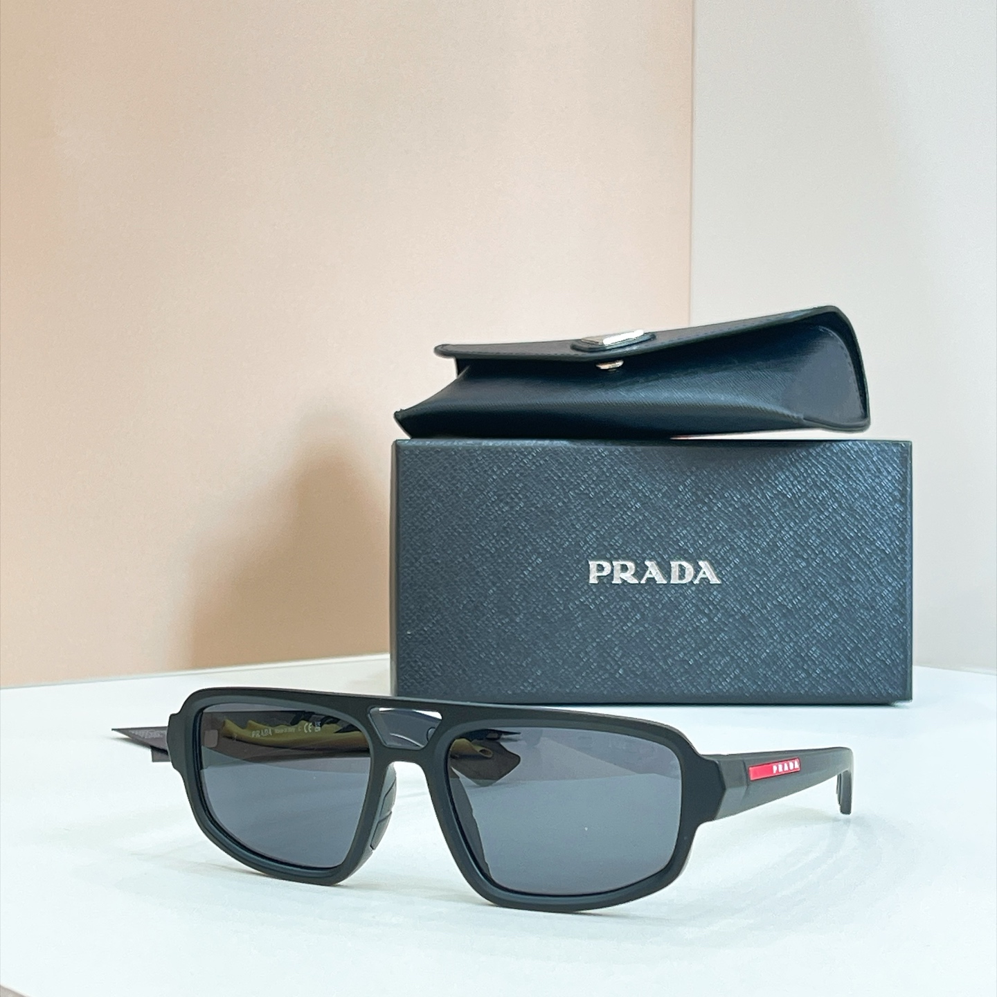 PRAD*✨✨✨MODEL：SPR B11-U✨✨✨SIZE：57口18-145✨✨✨ 
