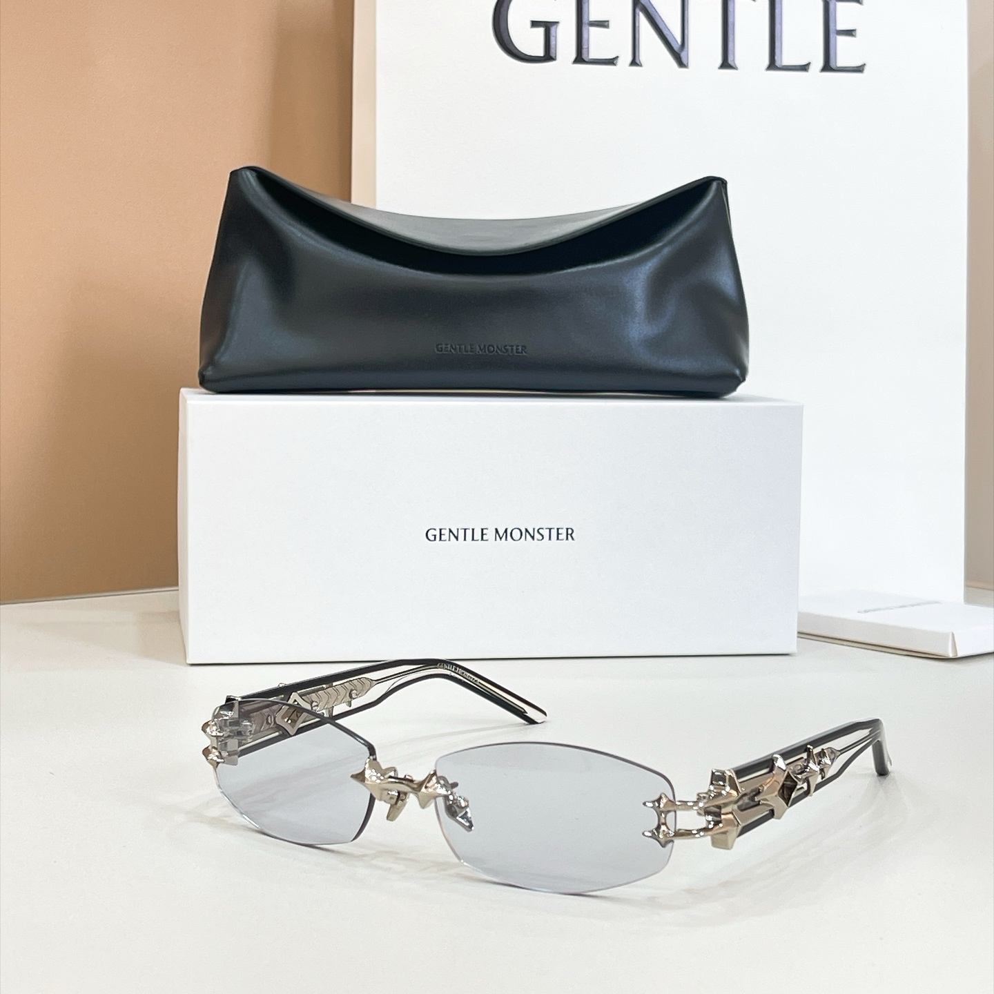 GENTLE MONSTE*🐼🐼🐼MODEL：MANIFEST🐼🐼🐼size：57口17-142🐼🐼🐼