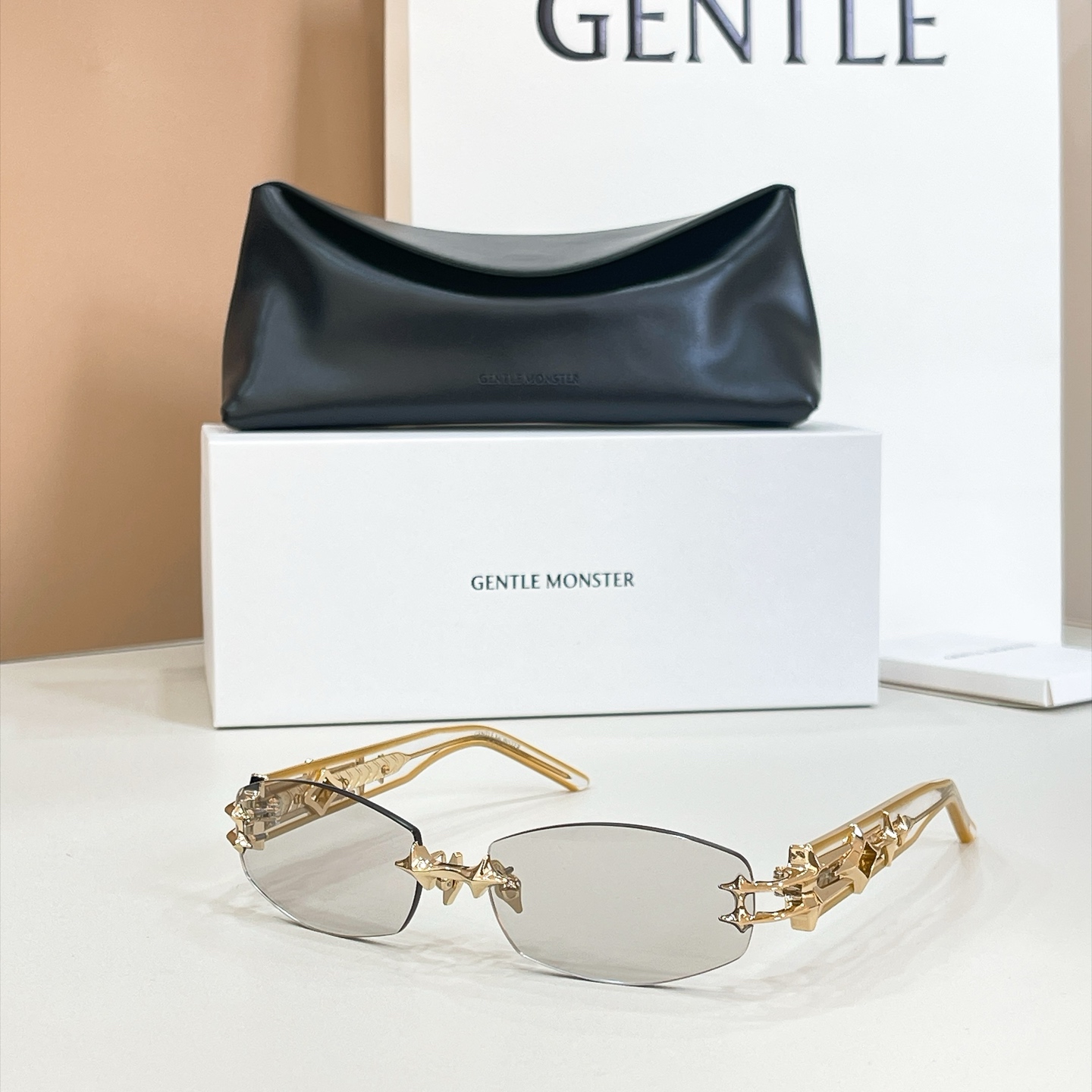 GENTLE MONSTE*🐼🐼🐼MODEL：MANIFEST🐼🐼🐼size：57口17-142🐼🐼🐼