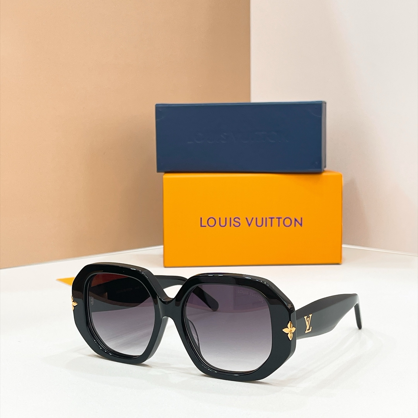 LOUIS VUITTO*✨✨✨MODEL：Z7641U✨✨✨ SIZE：55口17-146✨✨✨