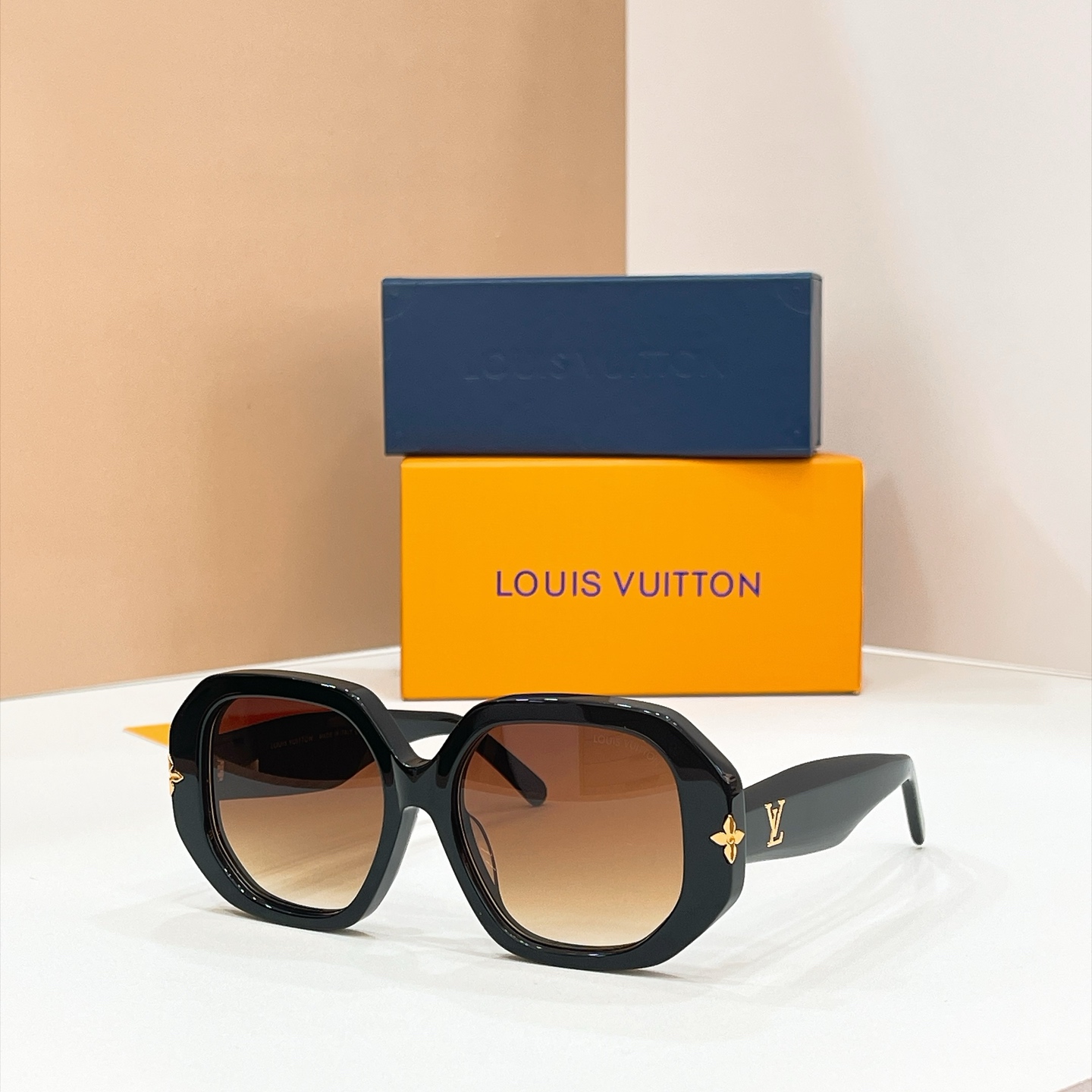 LOUIS VUITTO*✨✨✨MODEL：Z7641U✨✨✨ SIZE：55口17-146✨✨✨