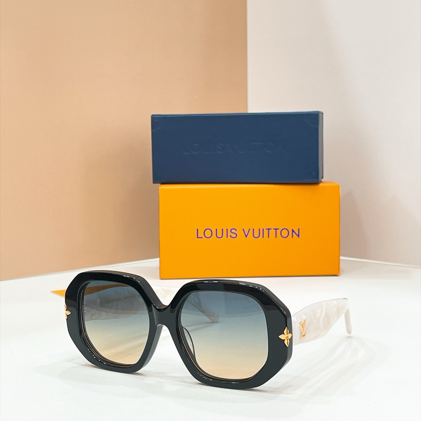 LOUIS VUITTO*✨✨✨MODEL：Z7641U✨✨✨ SIZE：55口17-146✨✨✨