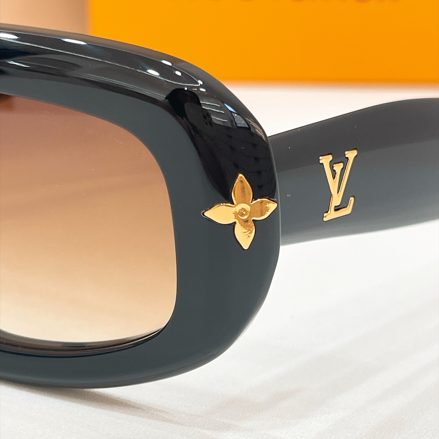 LOUIS VUITTO*✨✨✨MODEL：Z7642U✨✨✨ SIZE：127口9-146✨✨✨