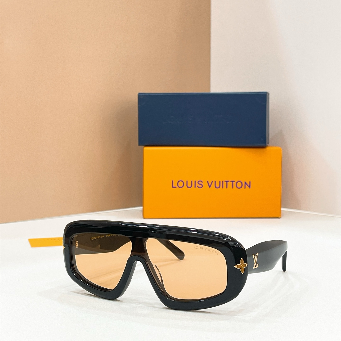 LOUIS VUITTO*✨✨✨MODEL：Z7642U✨✨✨ SIZE：127口9-146✨✨✨