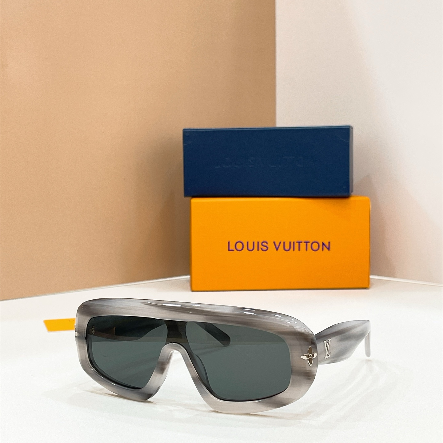 LOUIS VUITTO*✨✨✨MODEL：Z7642U✨✨✨ SIZE：127口9-146✨✨✨