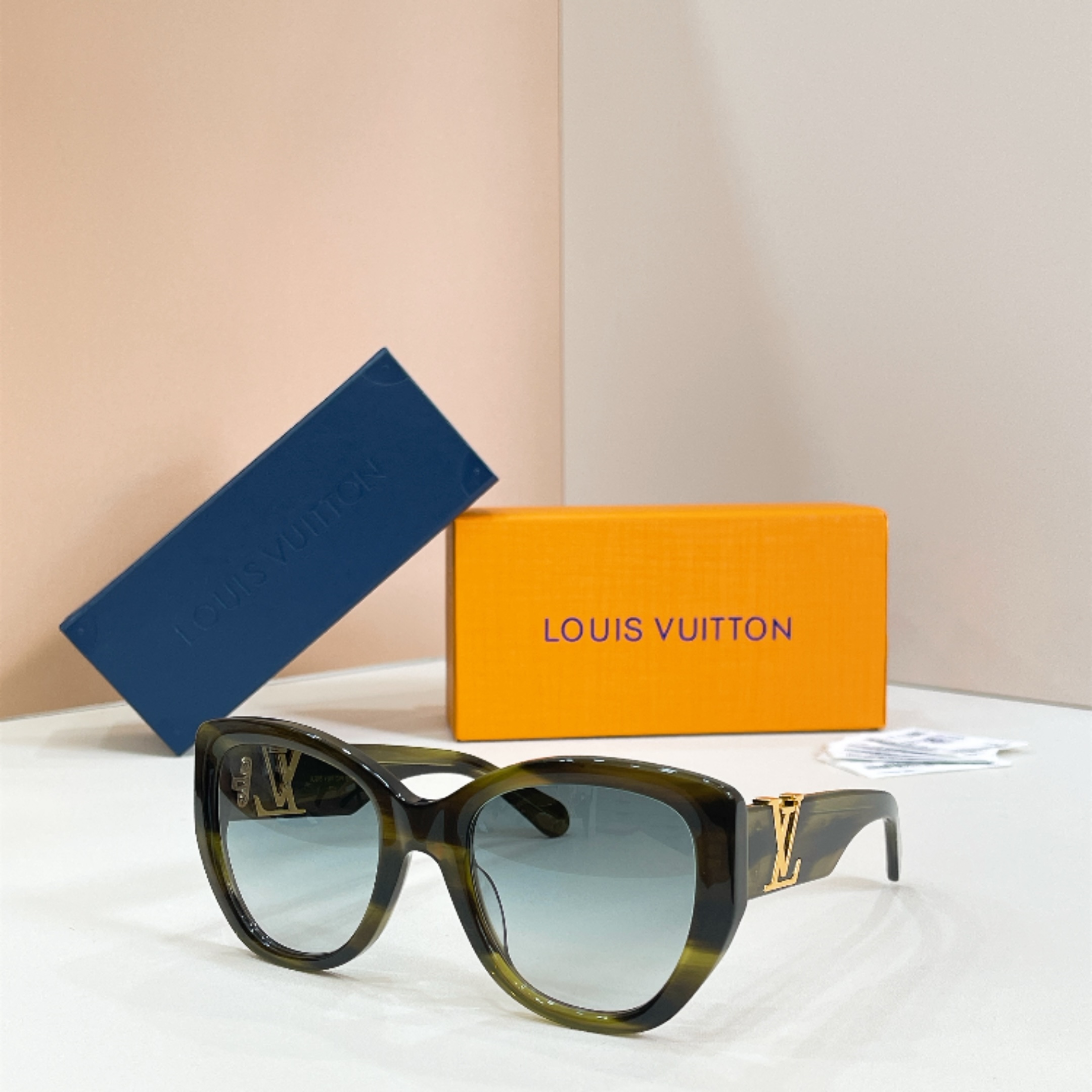 LOUIS VUITTO*✨✨✨MODEL：Z1733W✨✨✨ SIZE：57口23-140✨✨✨
