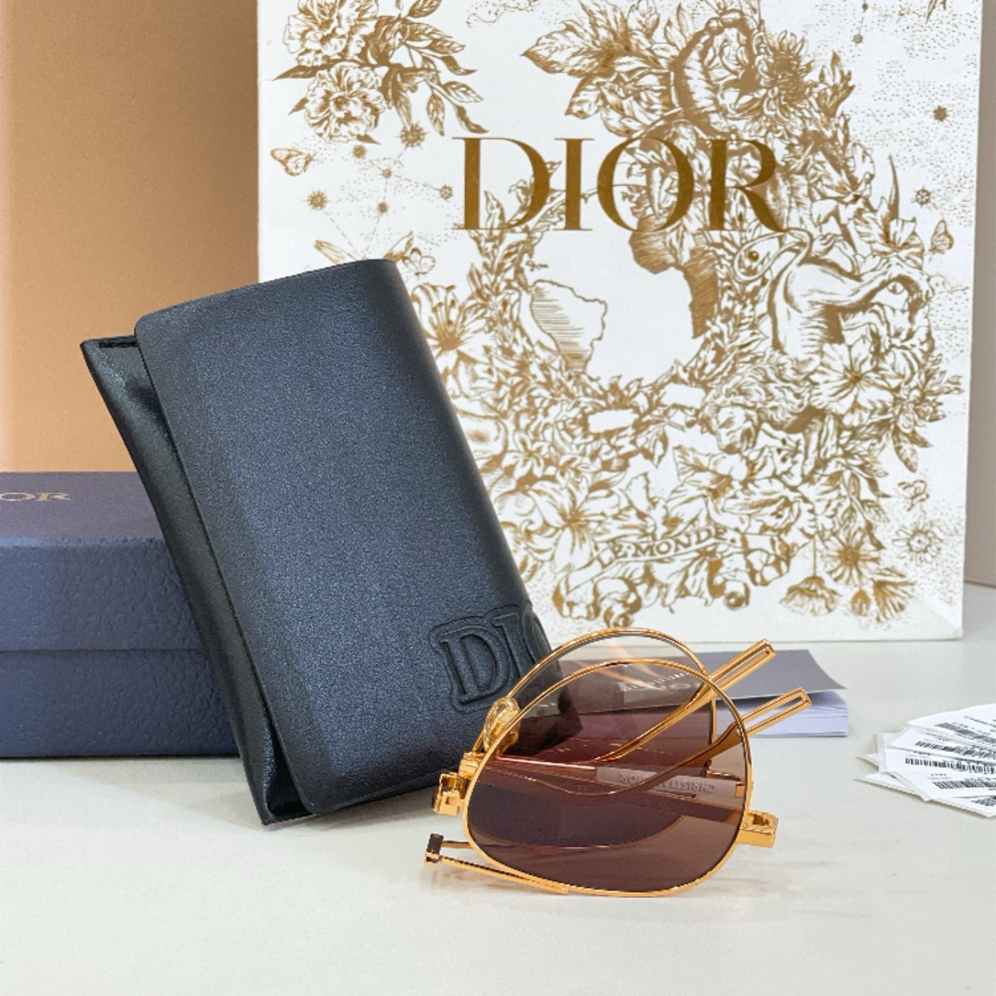 DIO*🌟🌟🌟Model：Dior 90AIU🌟🌟🌟SIZE：56口19-145🌟🌟折叠款～～