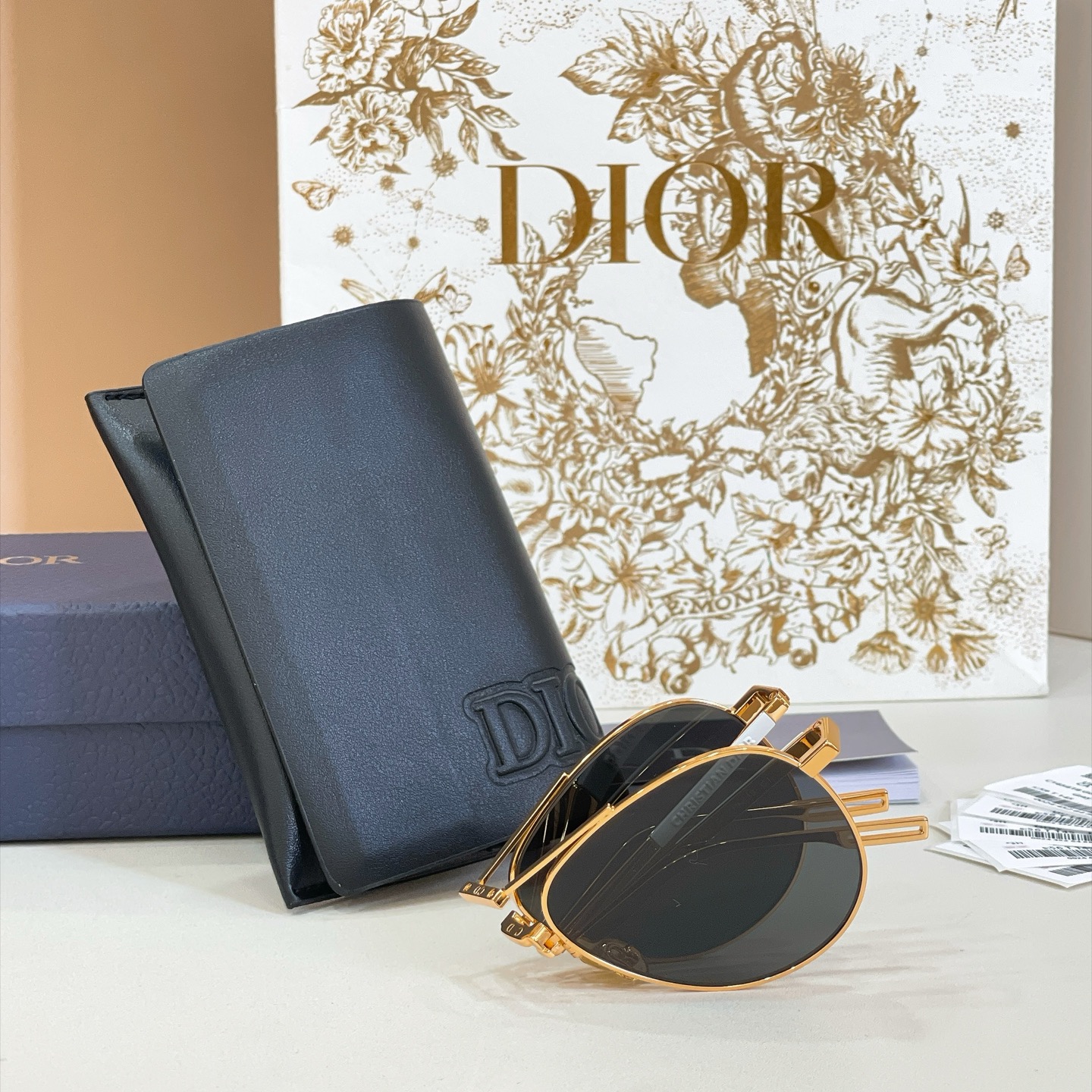 DIO*🌟🌟🌟Model：Dior 90AIU🌟🌟🌟SIZE：56口19-145🌟🌟折叠款～～