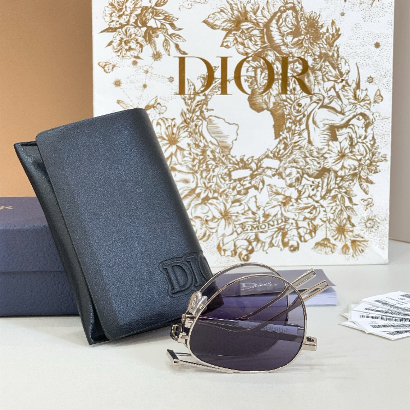 DIO*🌟🌟🌟Model：Dior 90AIU🌟🌟🌟SIZE：56口19-145🌟🌟折叠款～～