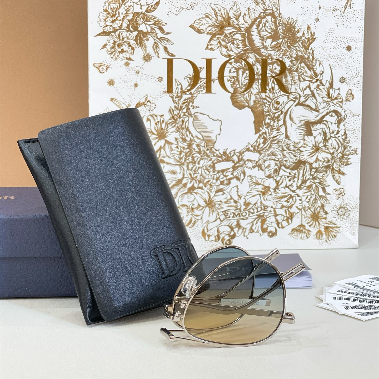DIO*🌟🌟🌟Model：Dior 90AIU🌟🌟🌟SIZE：56口19-145🌟🌟折叠款～～