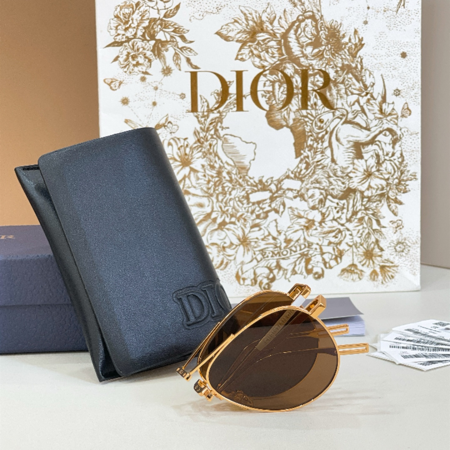 DIO*🌟🌟🌟Model：Dior 90AIU🌟🌟🌟SIZE：56口19-145🌟🌟折叠款～～