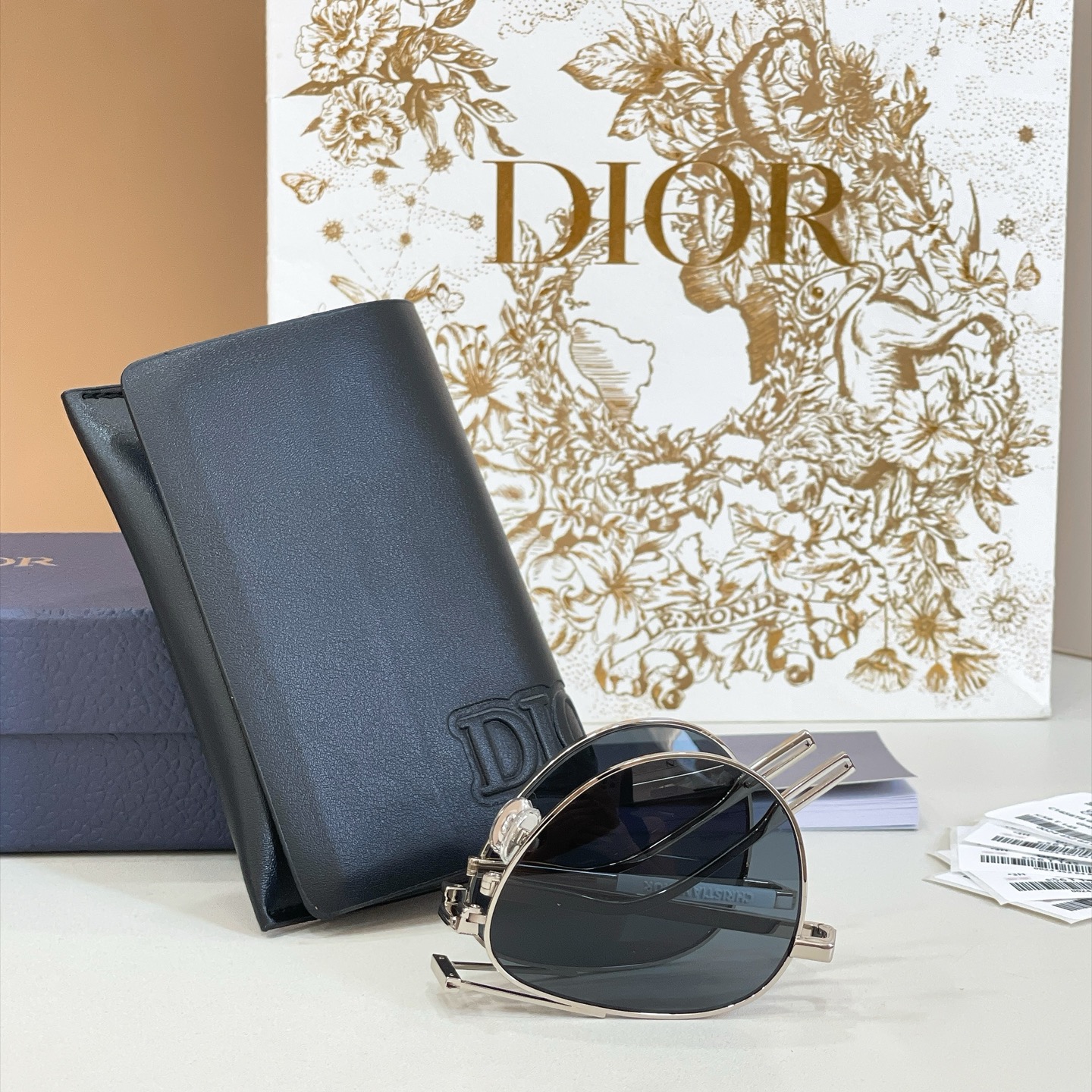 DIO*🌟🌟🌟Model：Dior 90AIU🌟🌟🌟SIZE：56口19-145🌟🌟折叠款～～