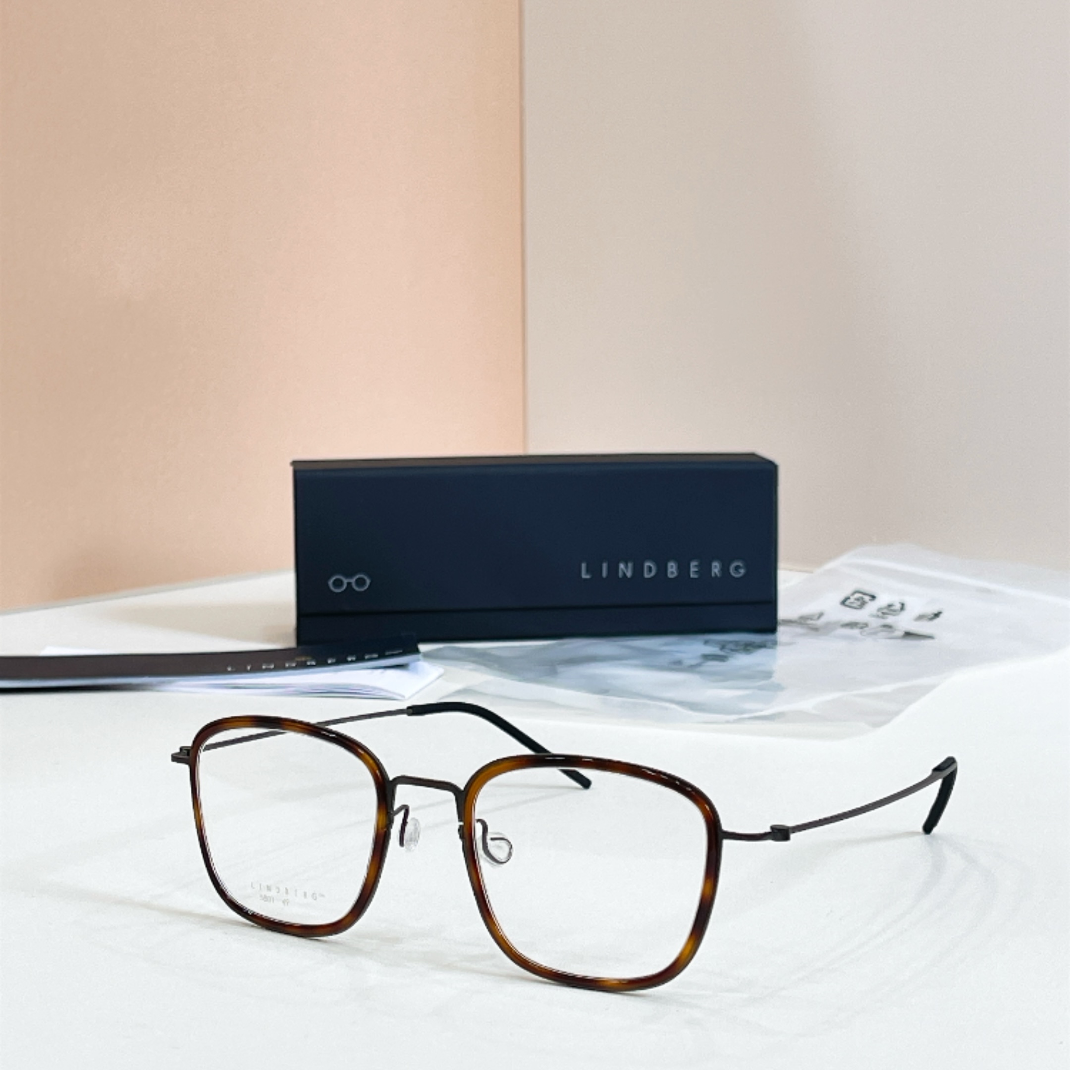 LINDBER*🌟🌟🌟MODEL：5801🌟🌟🌟Size：49口21-140🌟🌟🌟易烊千玺同款～钛～～,盒子➕45