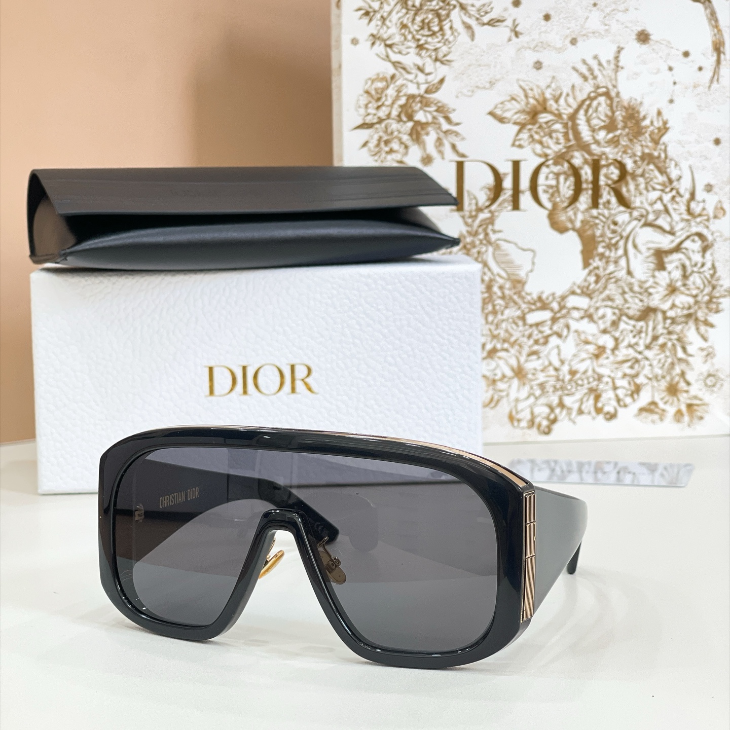 DIO*🌟🌟🌟Model：DiorGraPhique M2U🌟🌟🌟SIZE：134口0-130🌟🌟🌟
