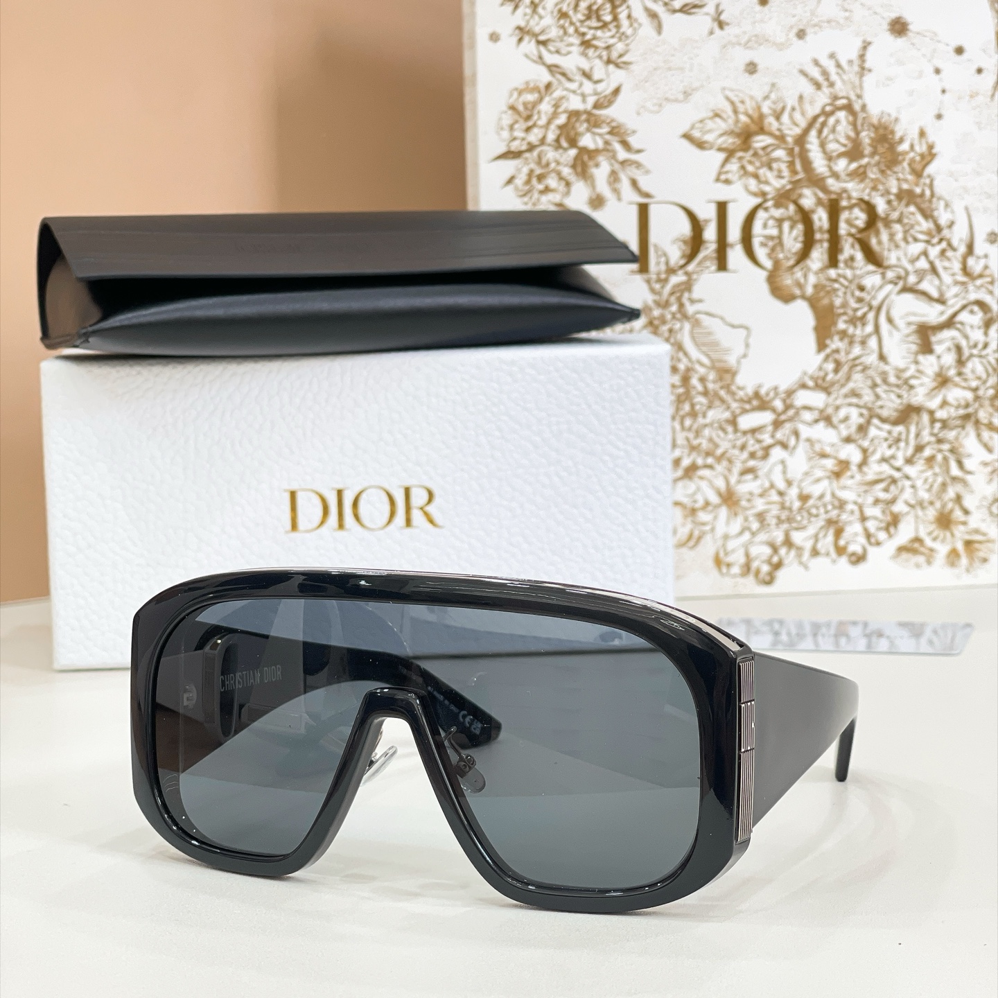 DIO*🌟🌟🌟Model：DiorGraPhique M2U🌟🌟🌟SIZE：134口0-130🌟🌟🌟