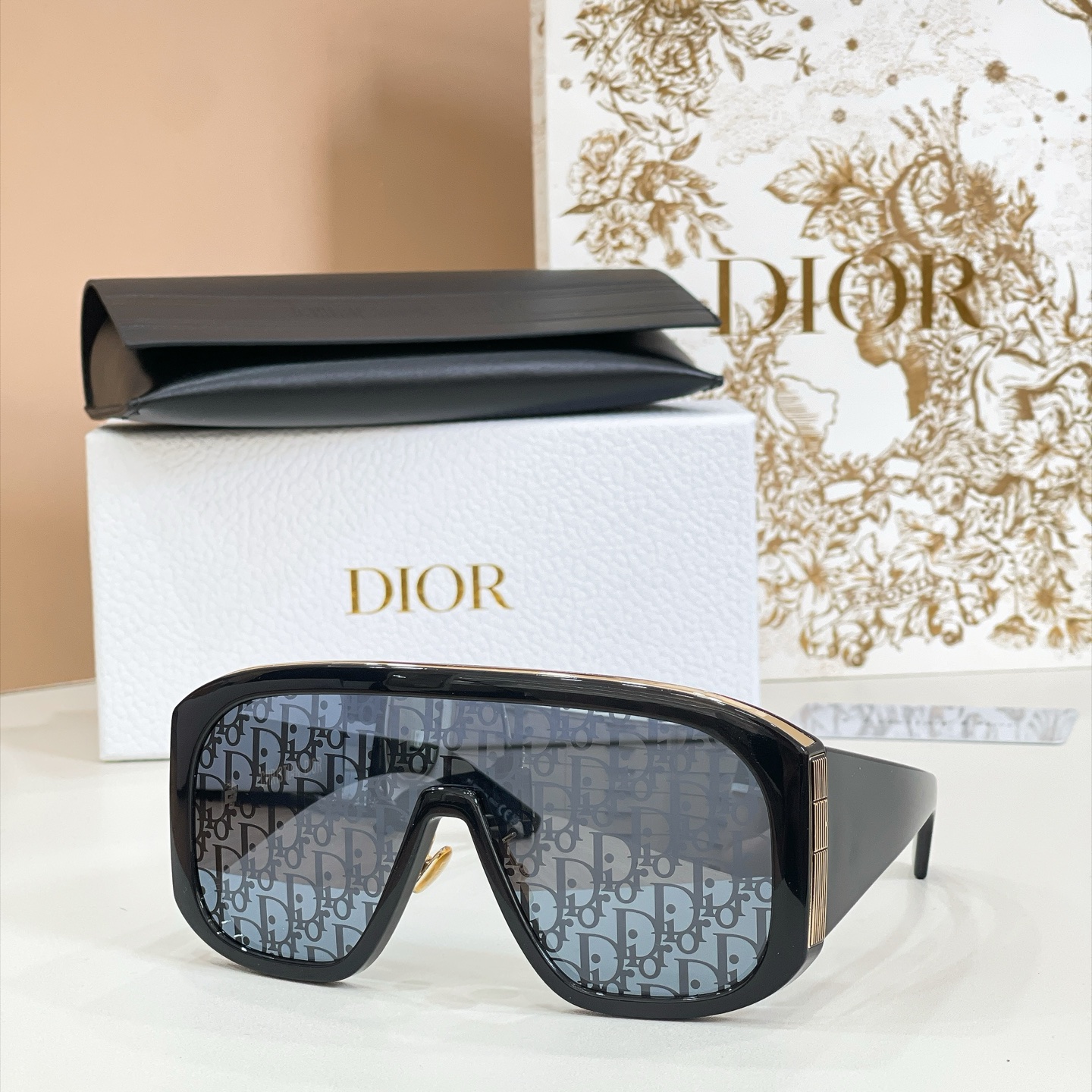 DIO*🌟🌟🌟Model：DiorGraPhique M2U🌟🌟🌟SIZE：134口0-130🌟🌟🌟