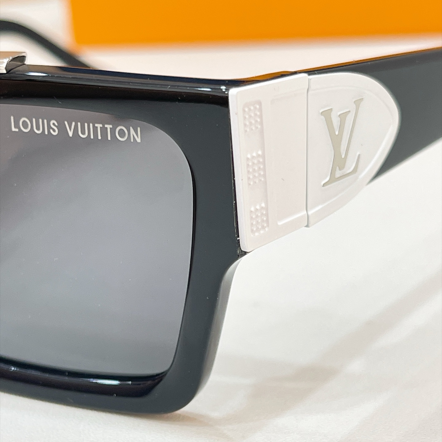 LOUIS VUITTO*✨✨✨MODEL：Z1759LU✨✨✨ SIZE：57口18-145✨✨✨