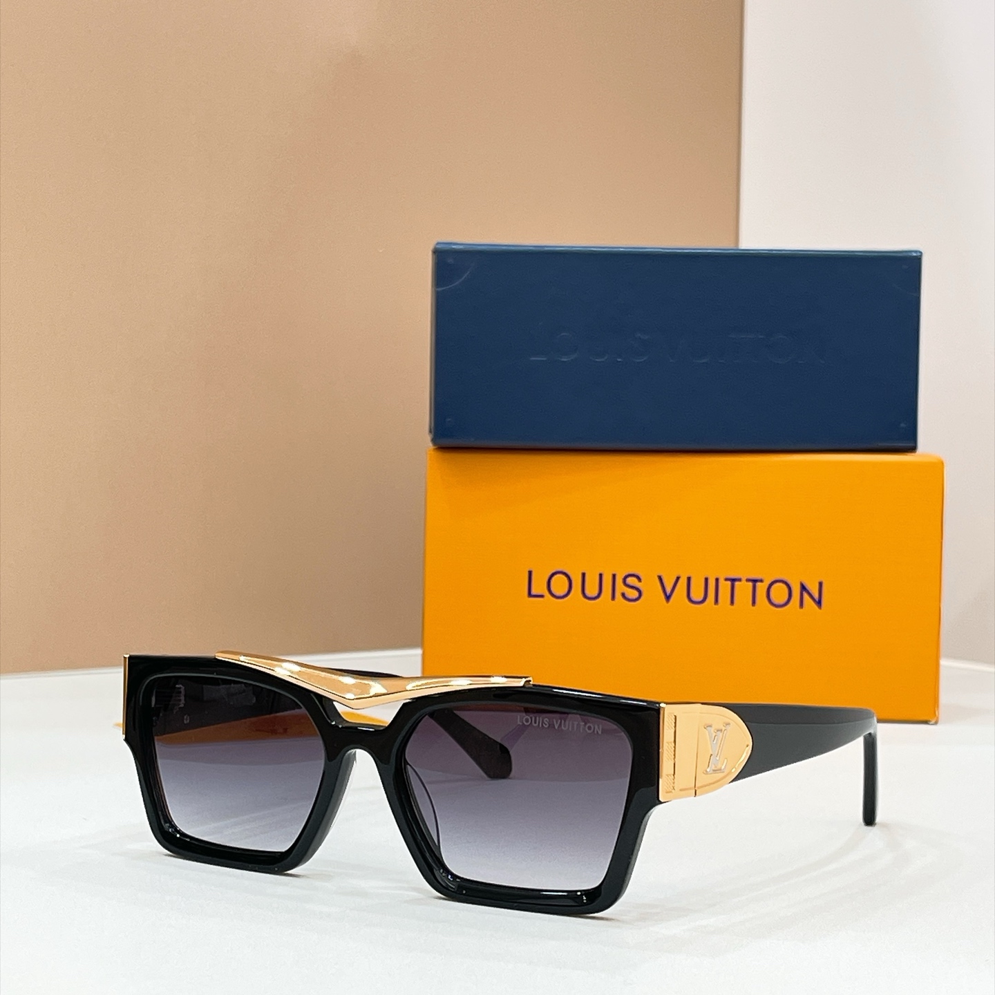 LOUIS VUITTO*✨✨✨MODEL：Z1759LU✨✨✨ SIZE：57口18-145✨✨✨