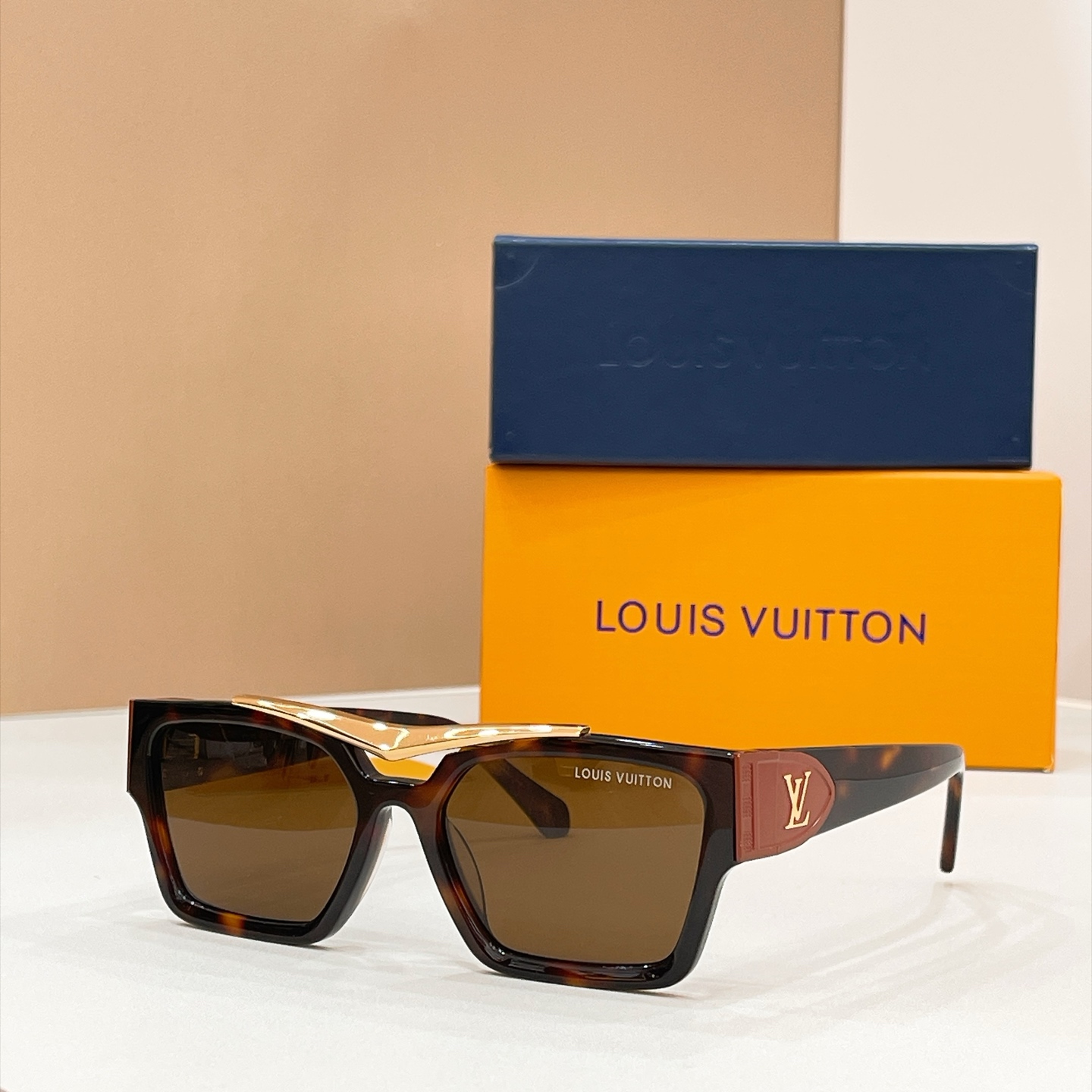 LOUIS VUITTO*✨✨✨MODEL：Z1759LU✨✨✨ SIZE：57口18-145✨✨✨