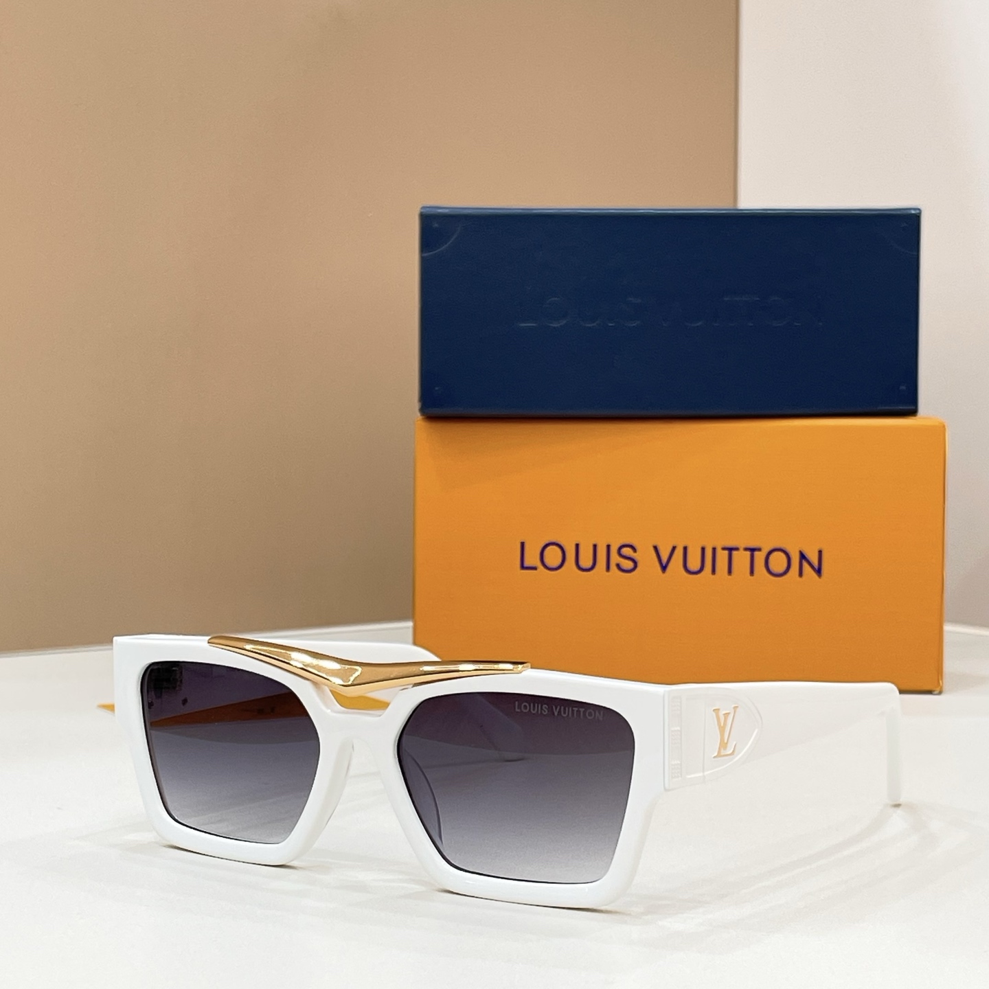 LOUIS VUITTO*✨✨✨MODEL：Z1759LU✨✨✨ SIZE：57口18-145✨✨✨